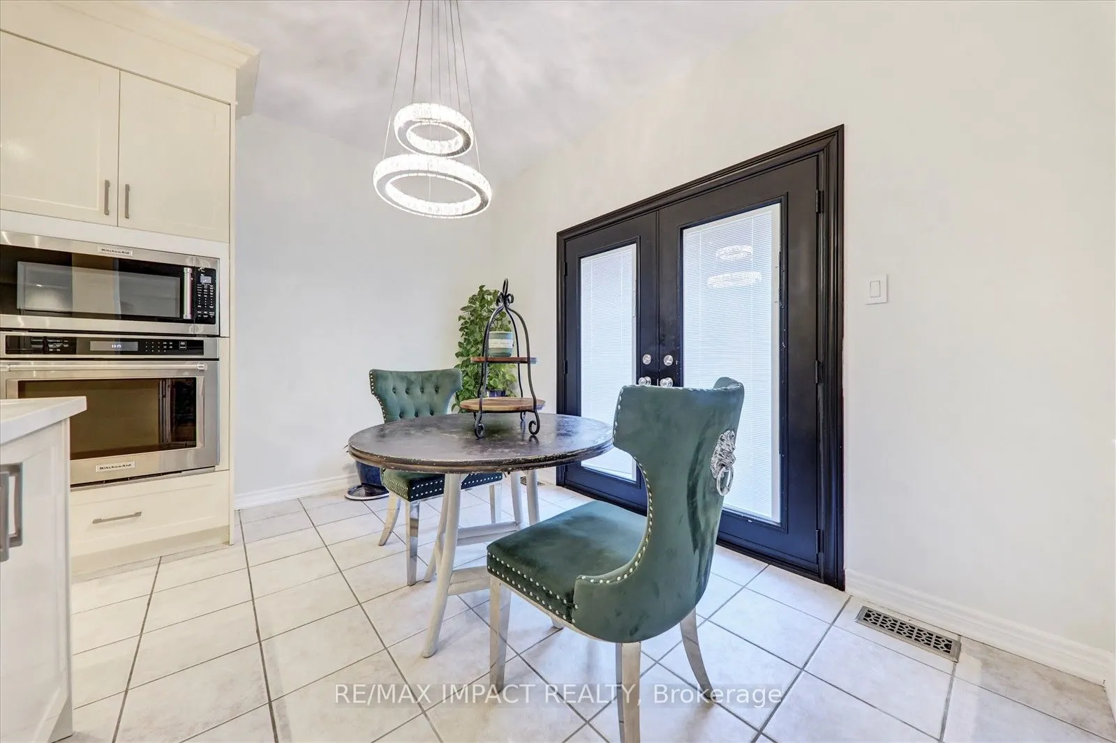 2 Whitbread Crescent