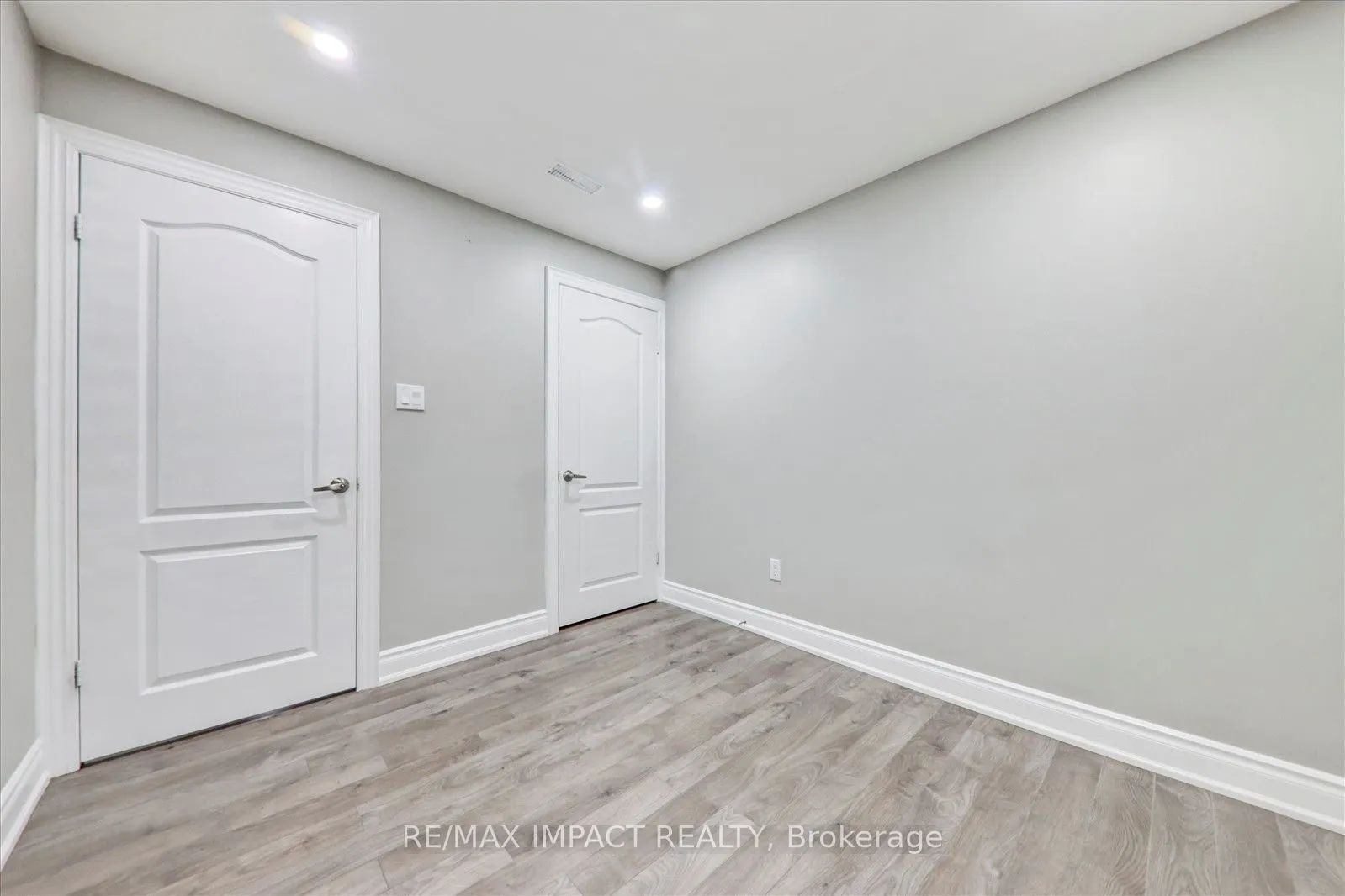 2 Whitbread Crescent