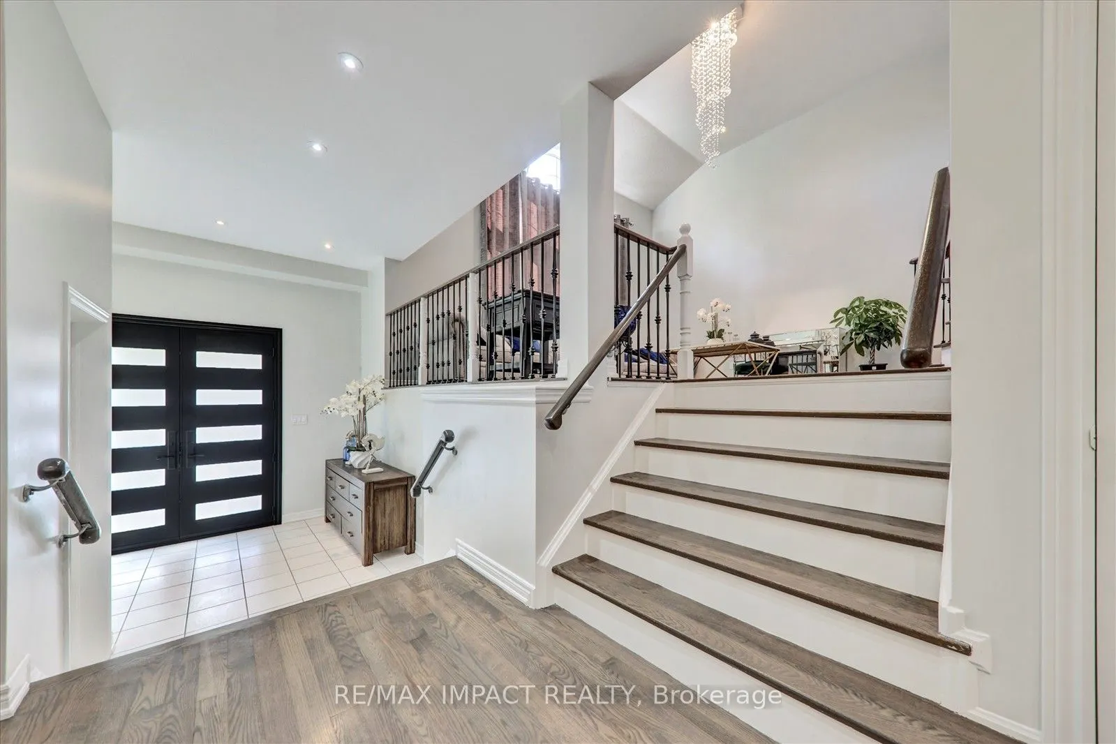 2 Whitbread Crescent