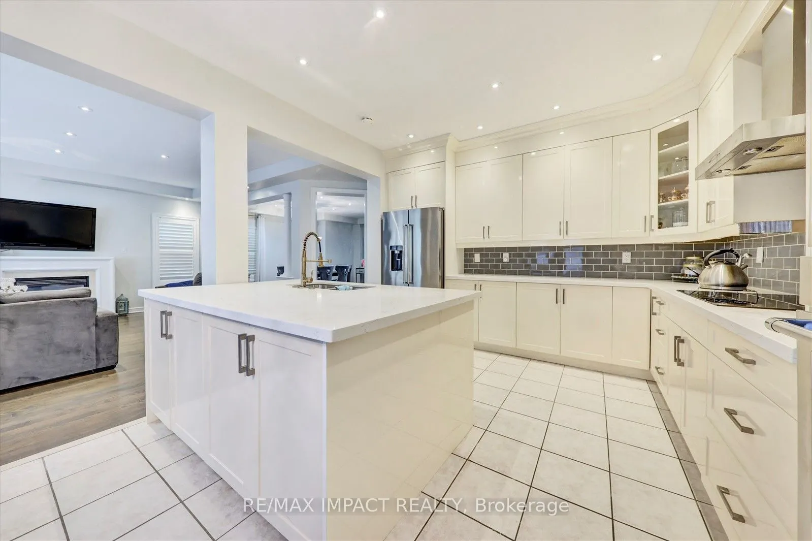 2 Whitbread Crescent