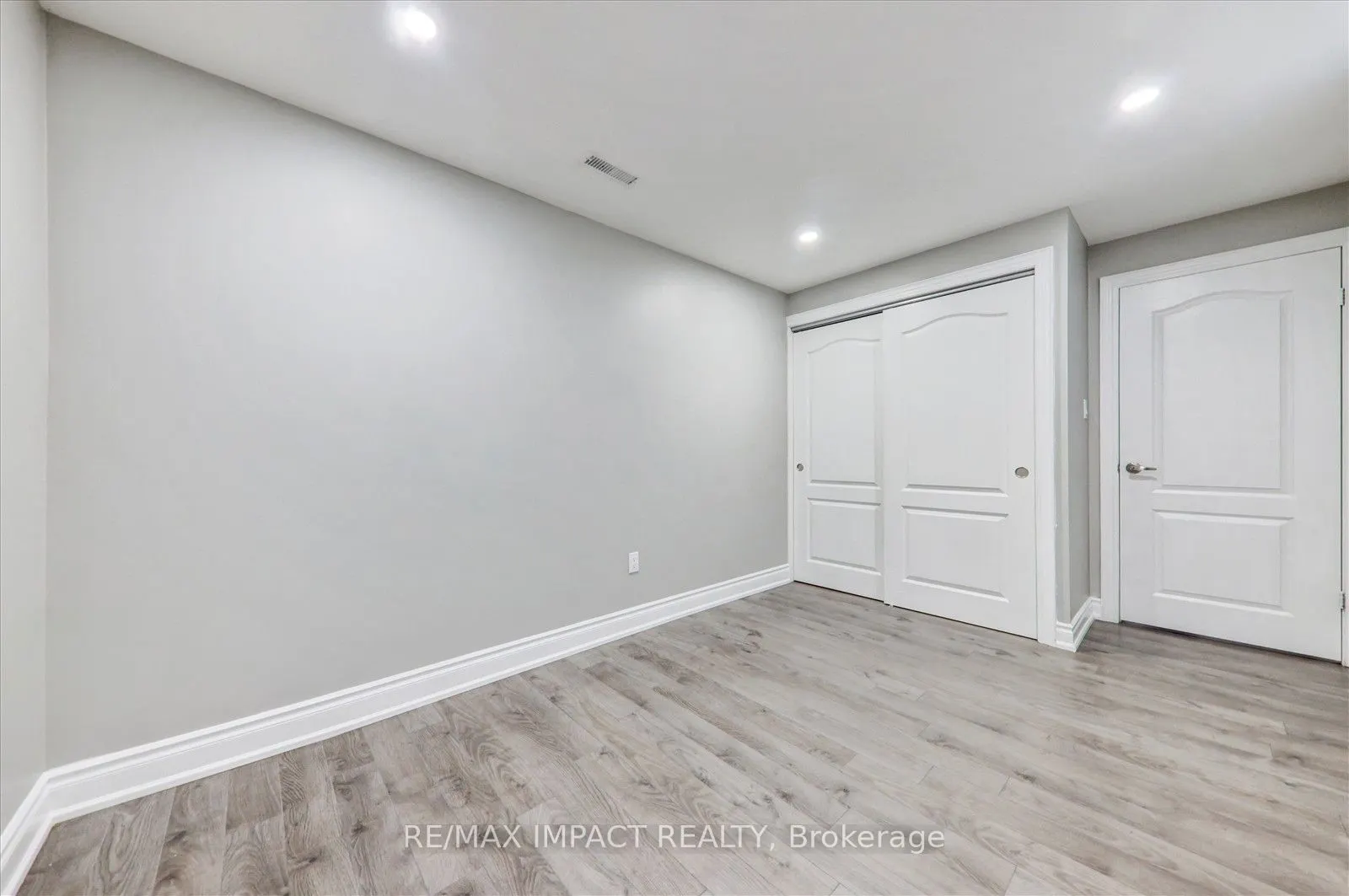 2 Whitbread Crescent