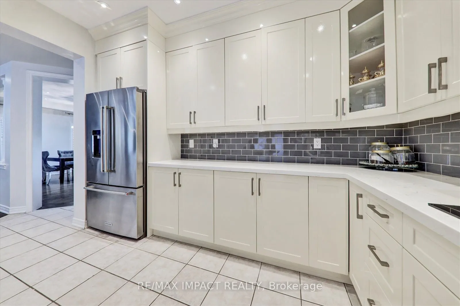 2 Whitbread Crescent