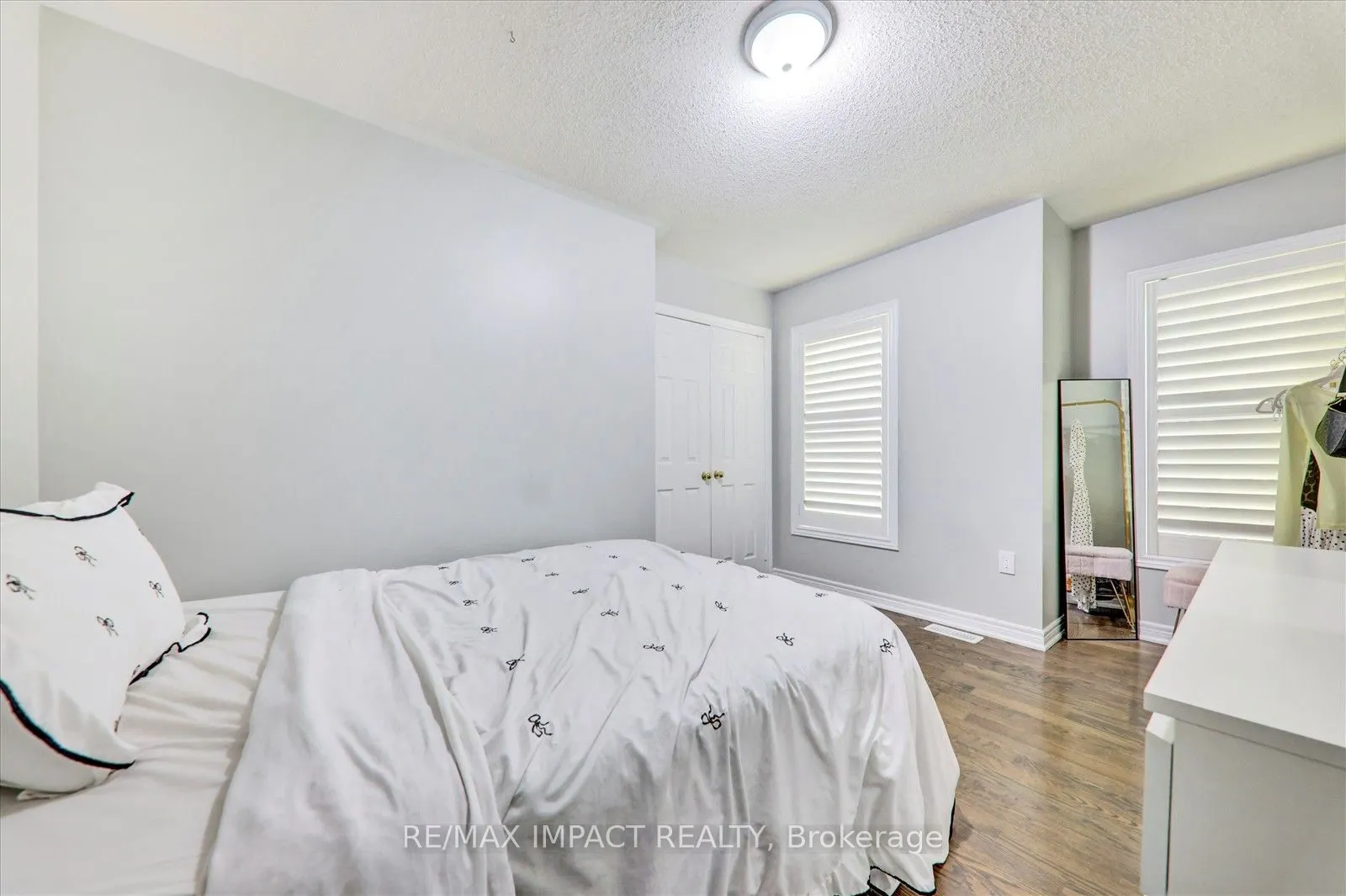 2 Whitbread Crescent