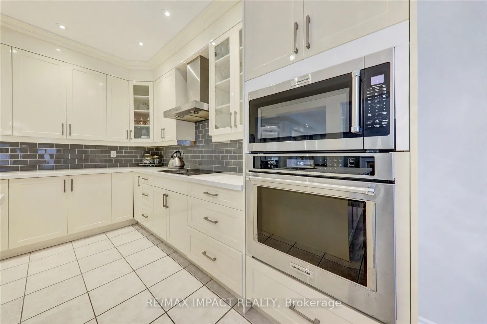 2 Whitbread Crescent