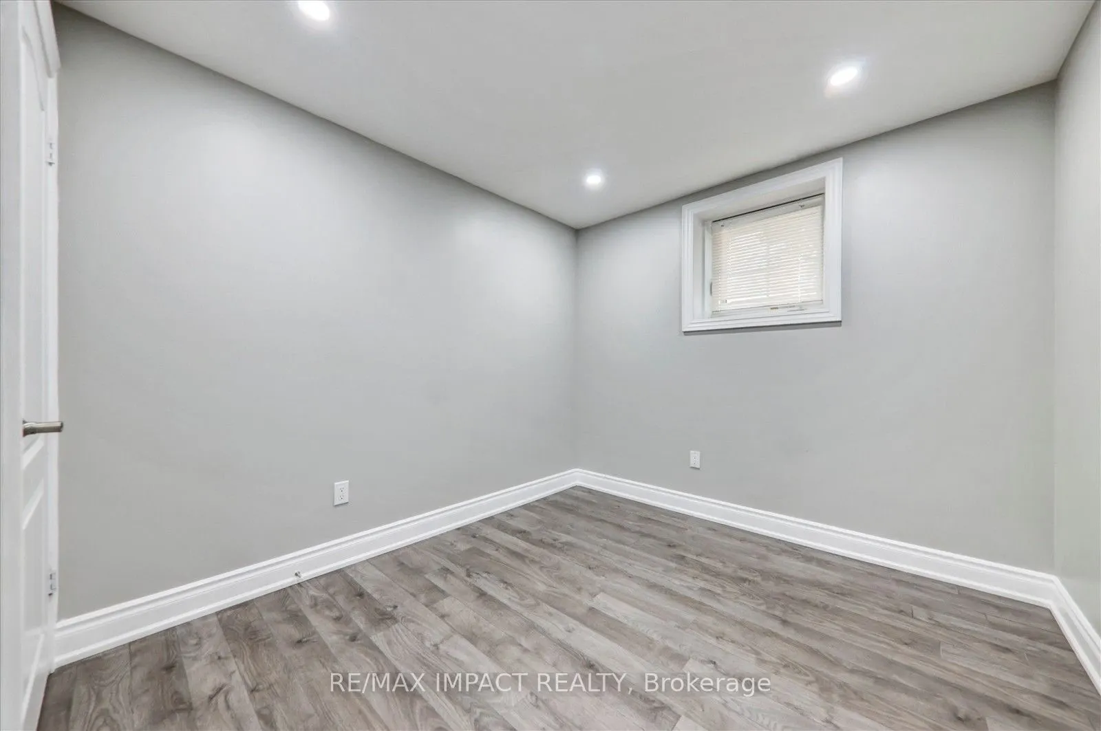 2 Whitbread Crescent
