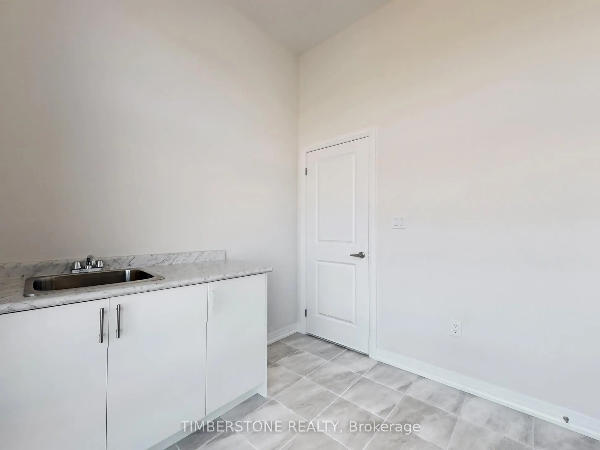 1119 Zircon Manor