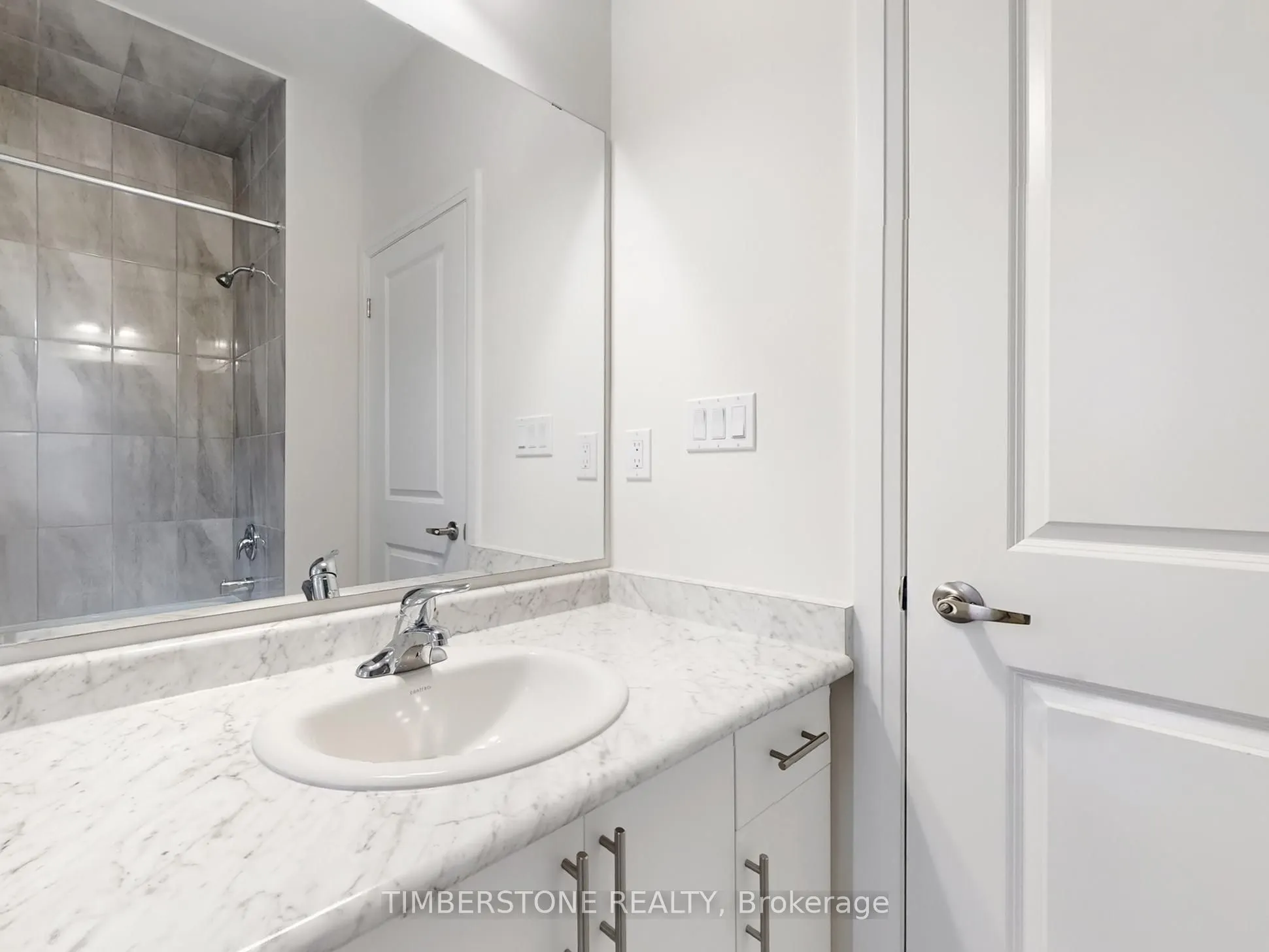 1119 Zircon Manor
