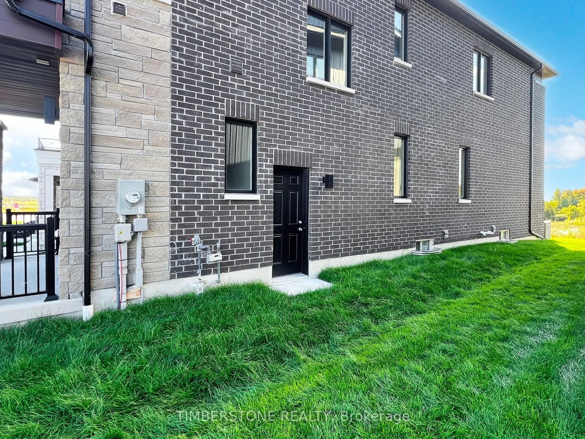 1119 Zircon Manor
