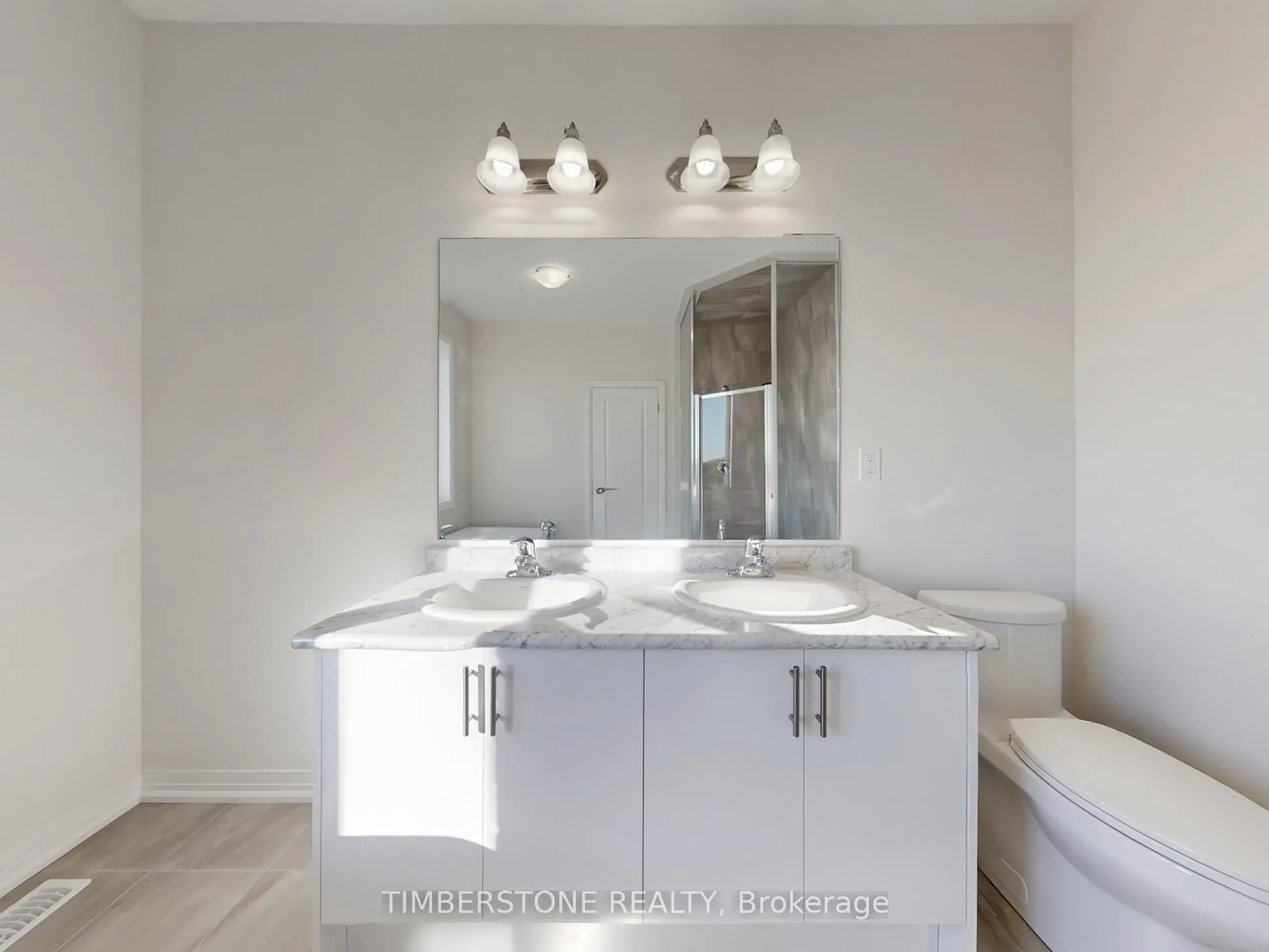 1119 Zircon Manor