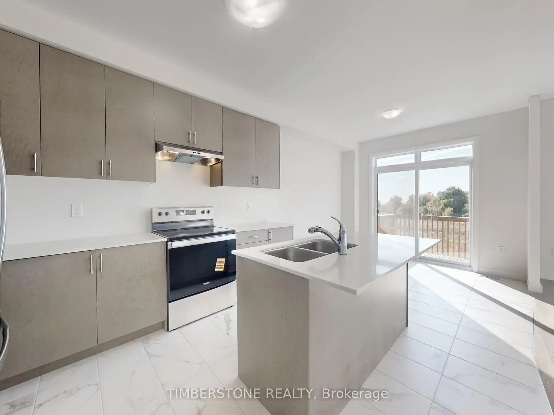 1119 Zircon Manor