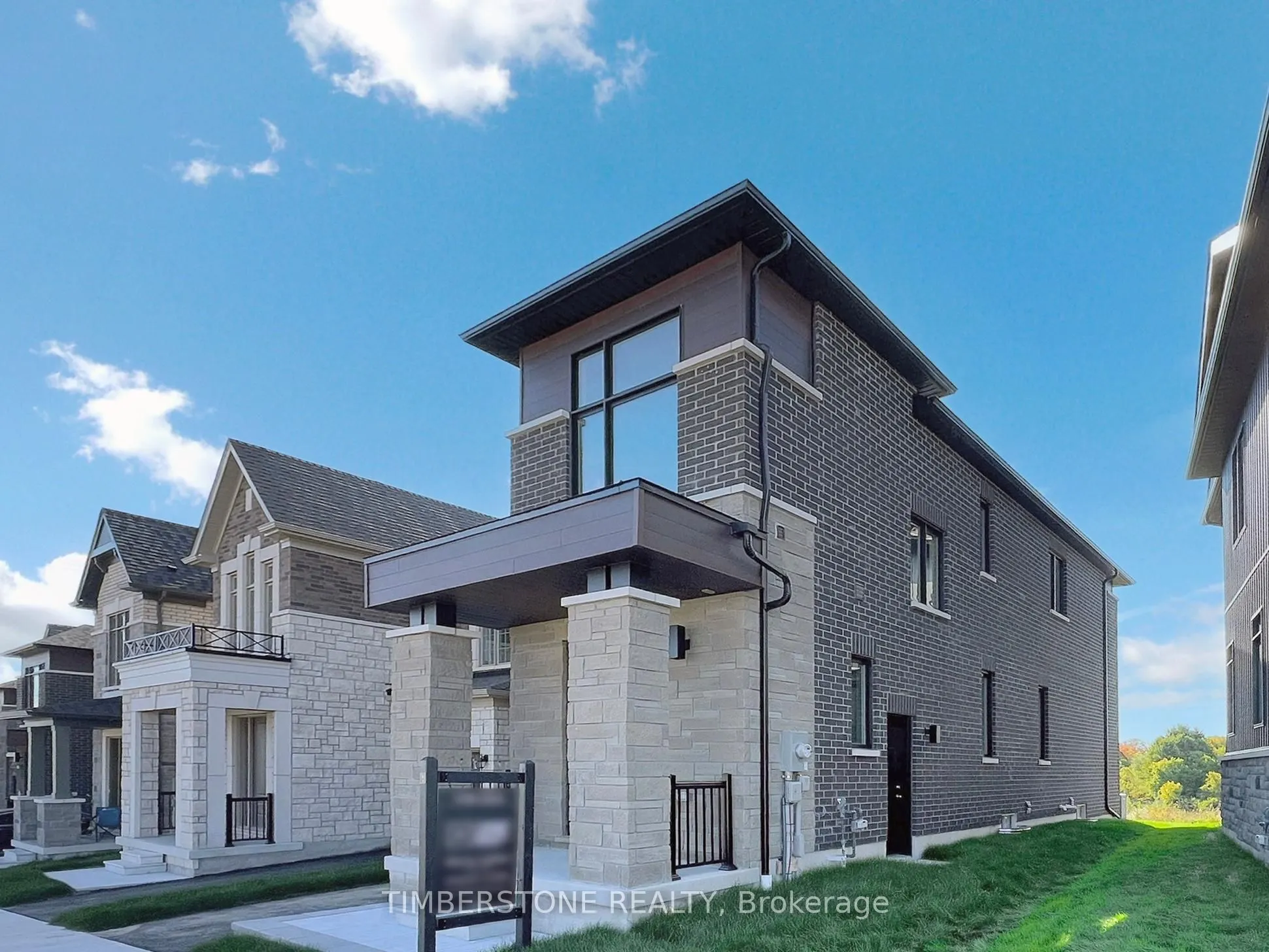 1119 Zircon Manor