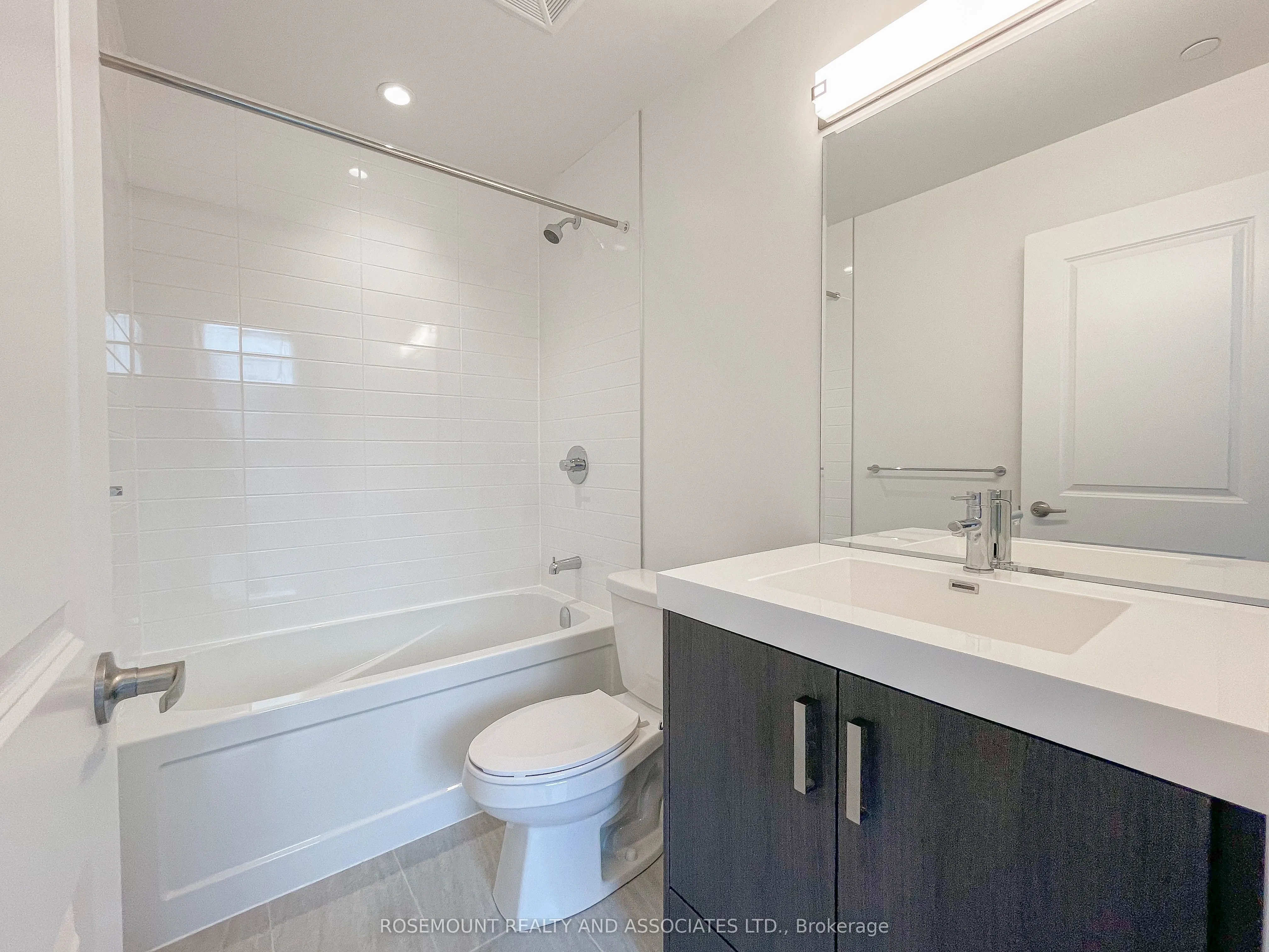 1010 Dundas Street E, #109