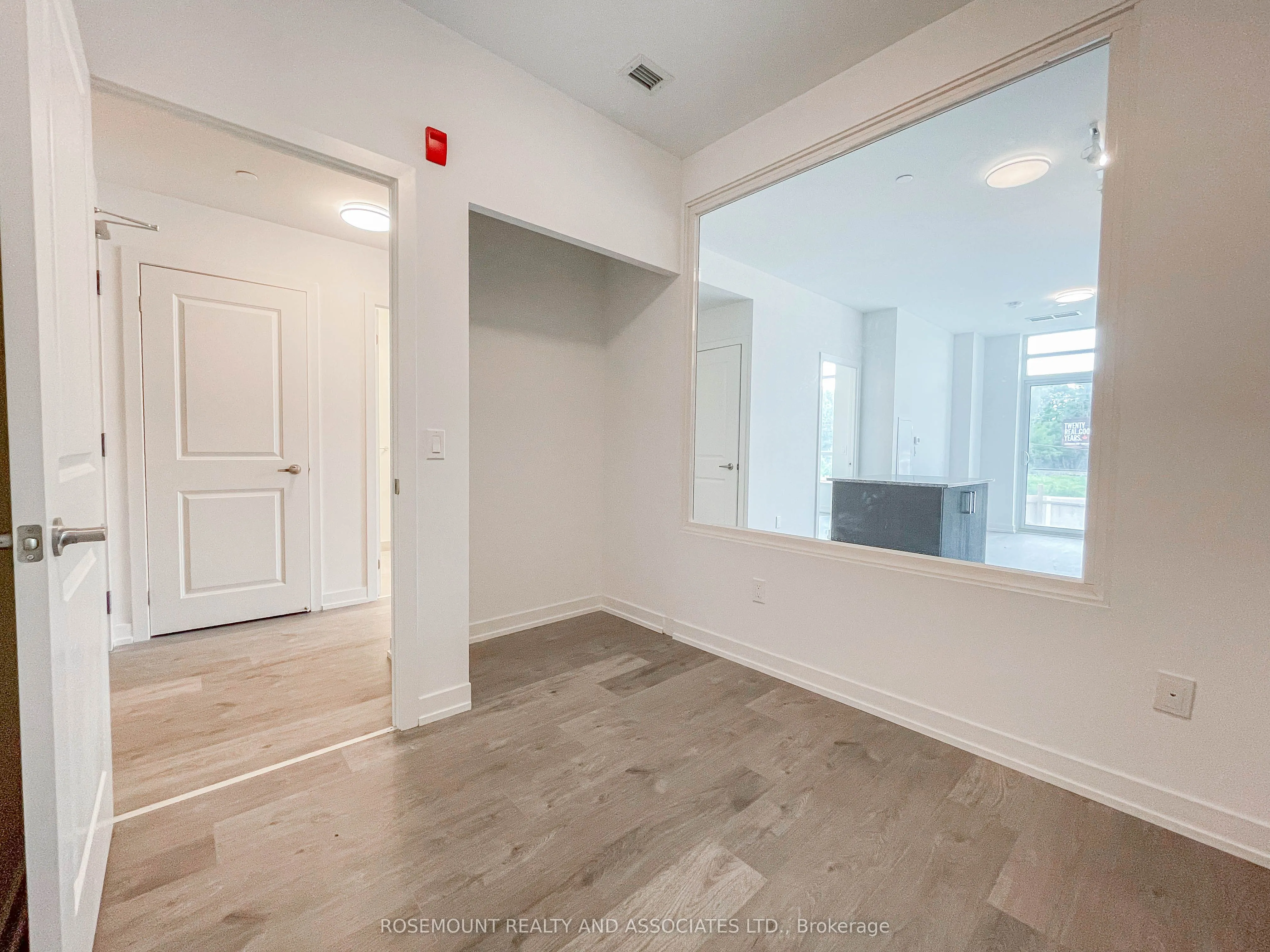 1010 Dundas Street E, #109