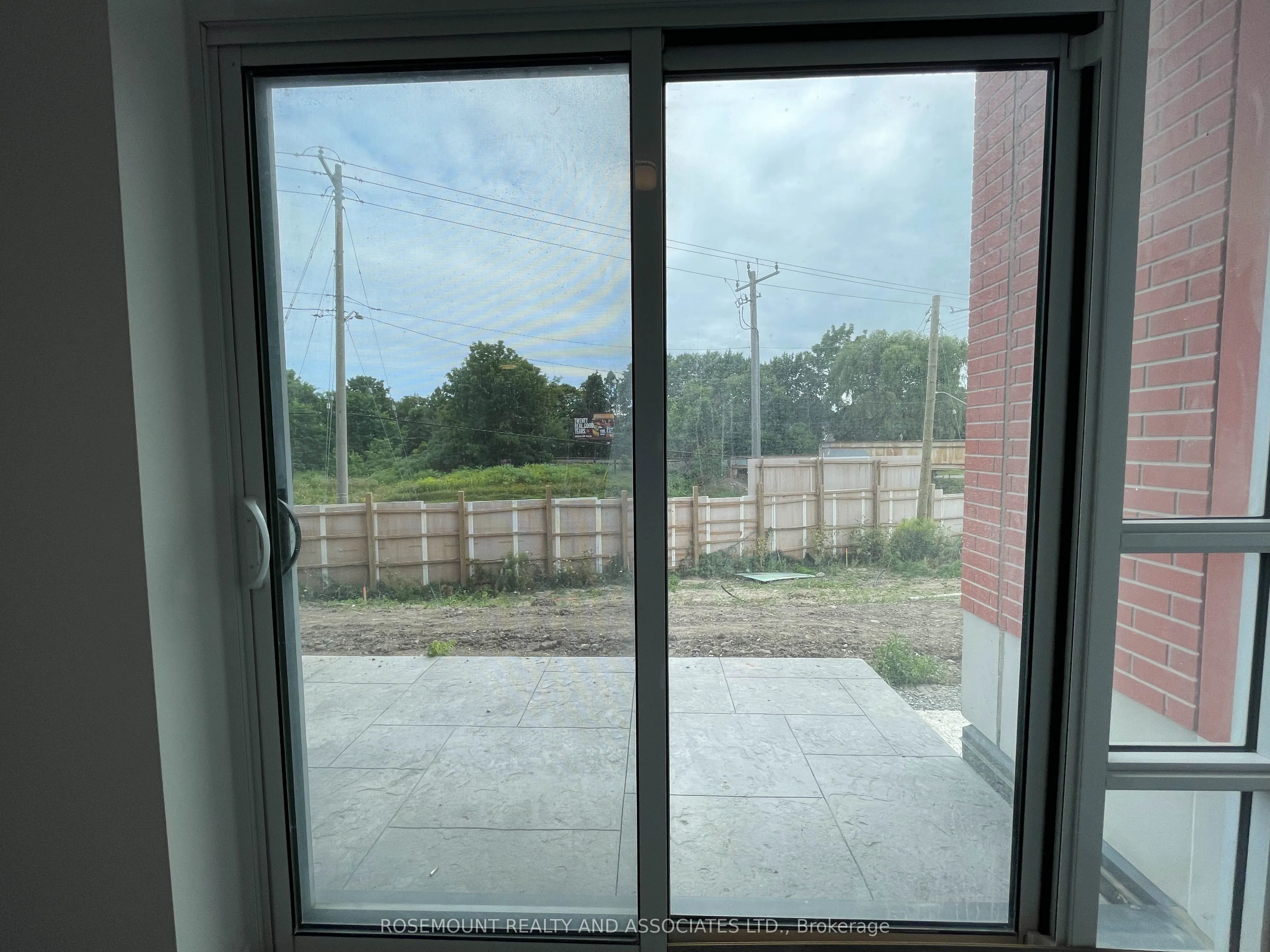 1010 Dundas Street E, #109