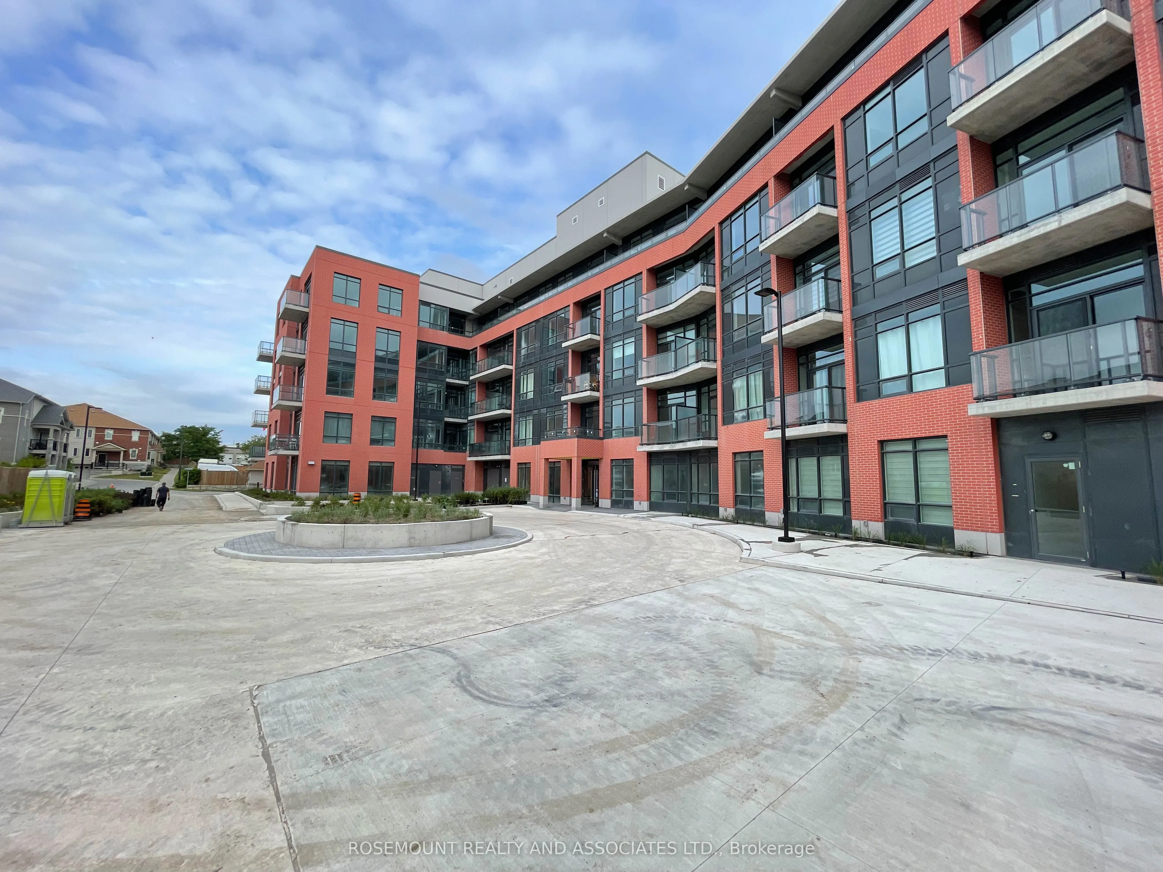 1010 Dundas Street E, #109