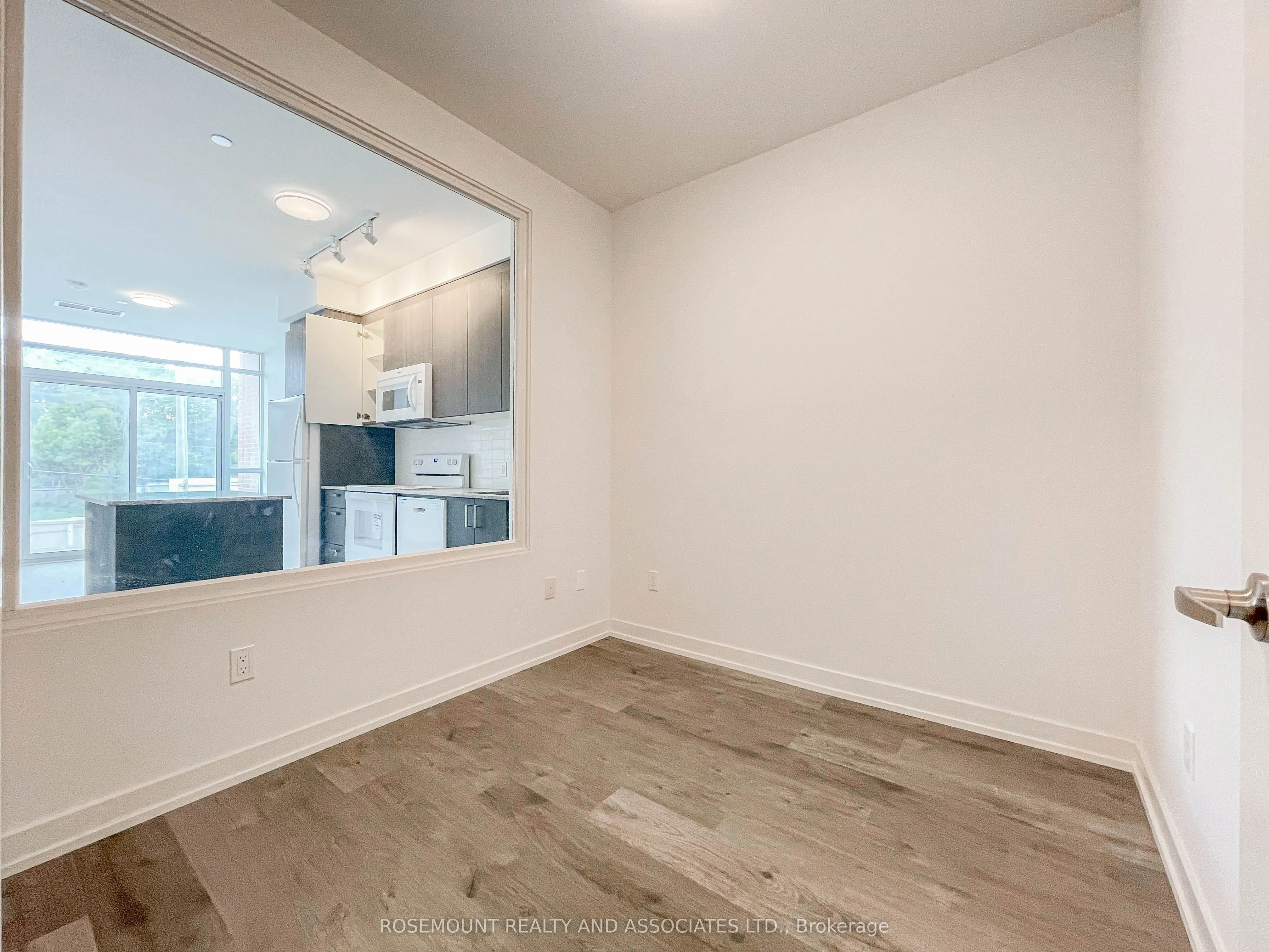 1010 Dundas Street E, #109