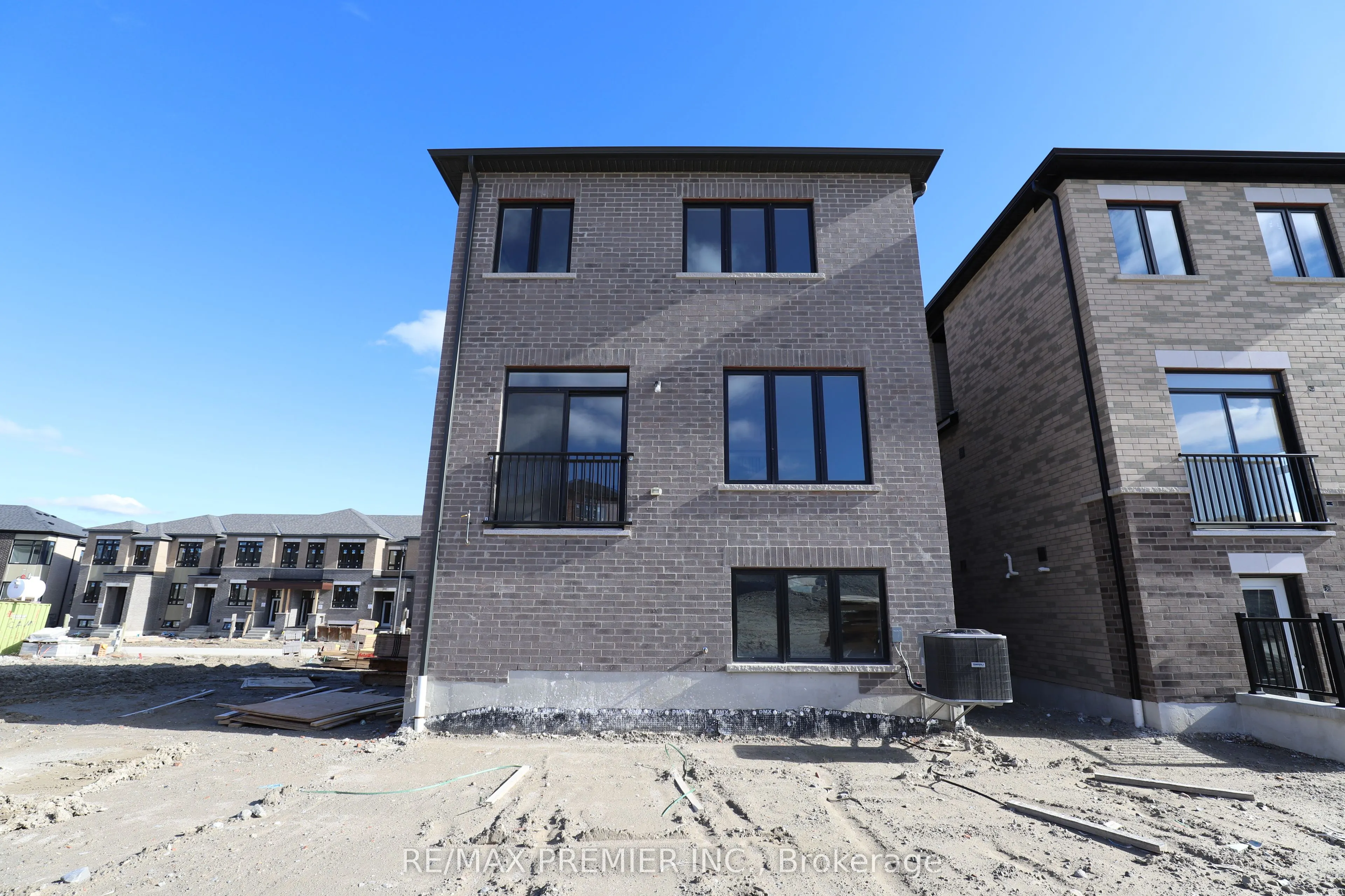 2942 Starlight Drive