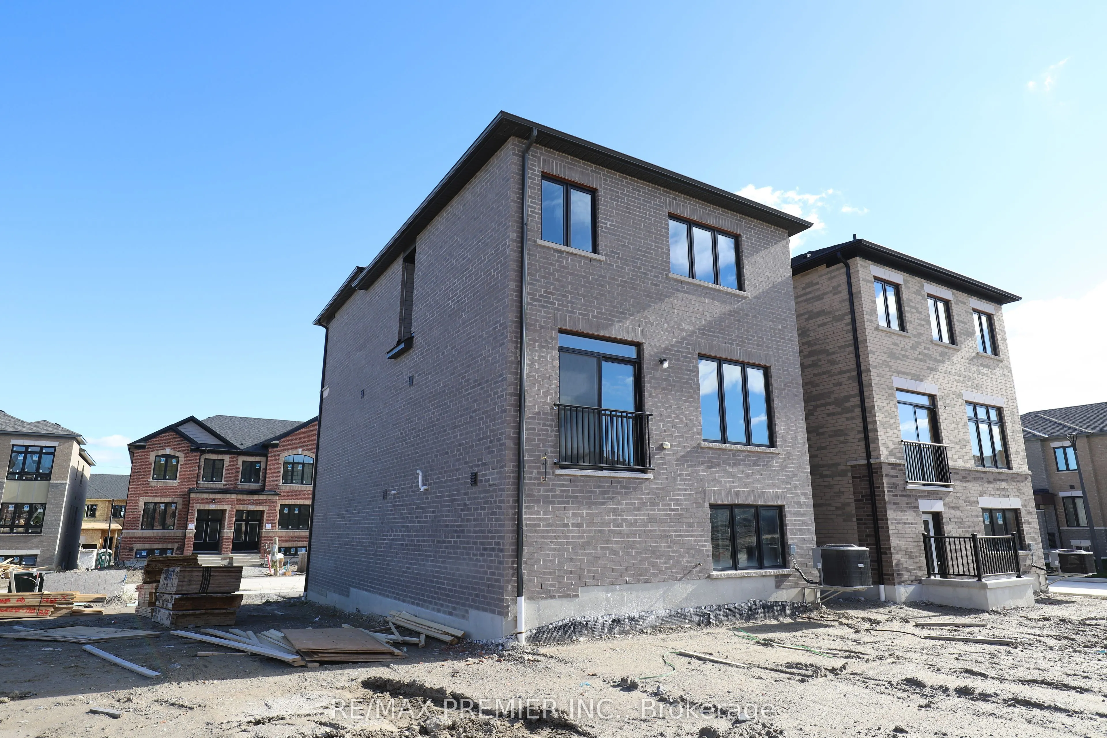 2942 Starlight Drive