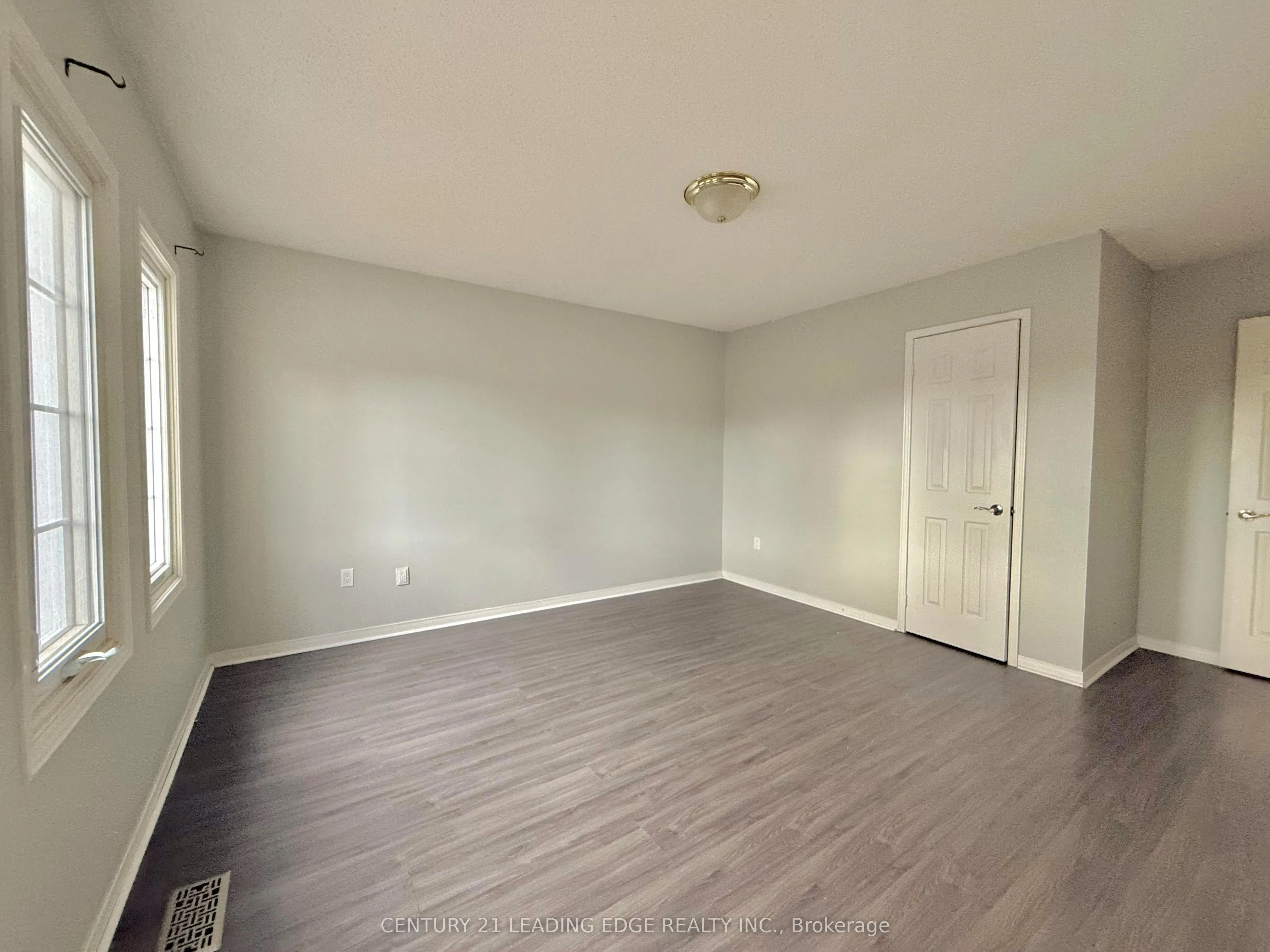 492 Palmtree Crescent
