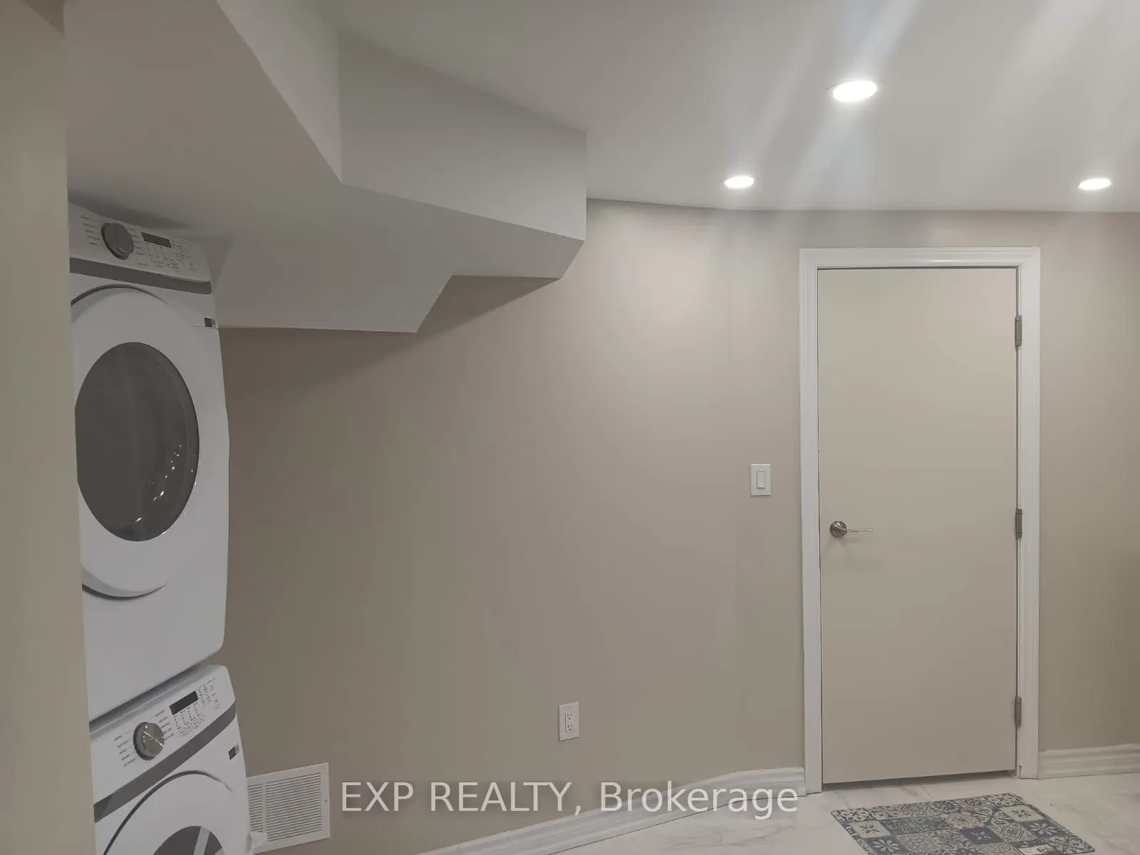18 Ross Wright Avenue, #Lower