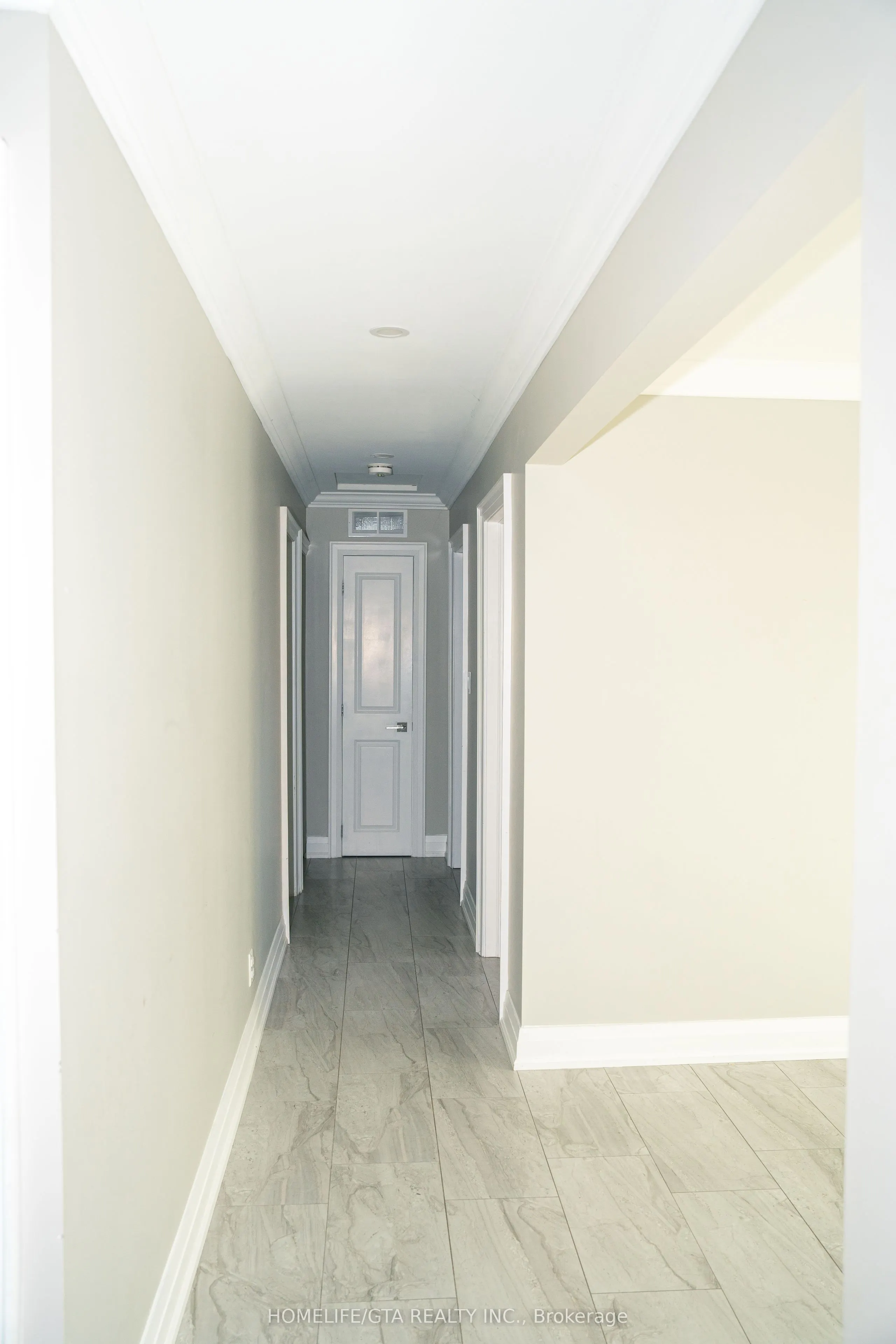 445 Rossland Road W