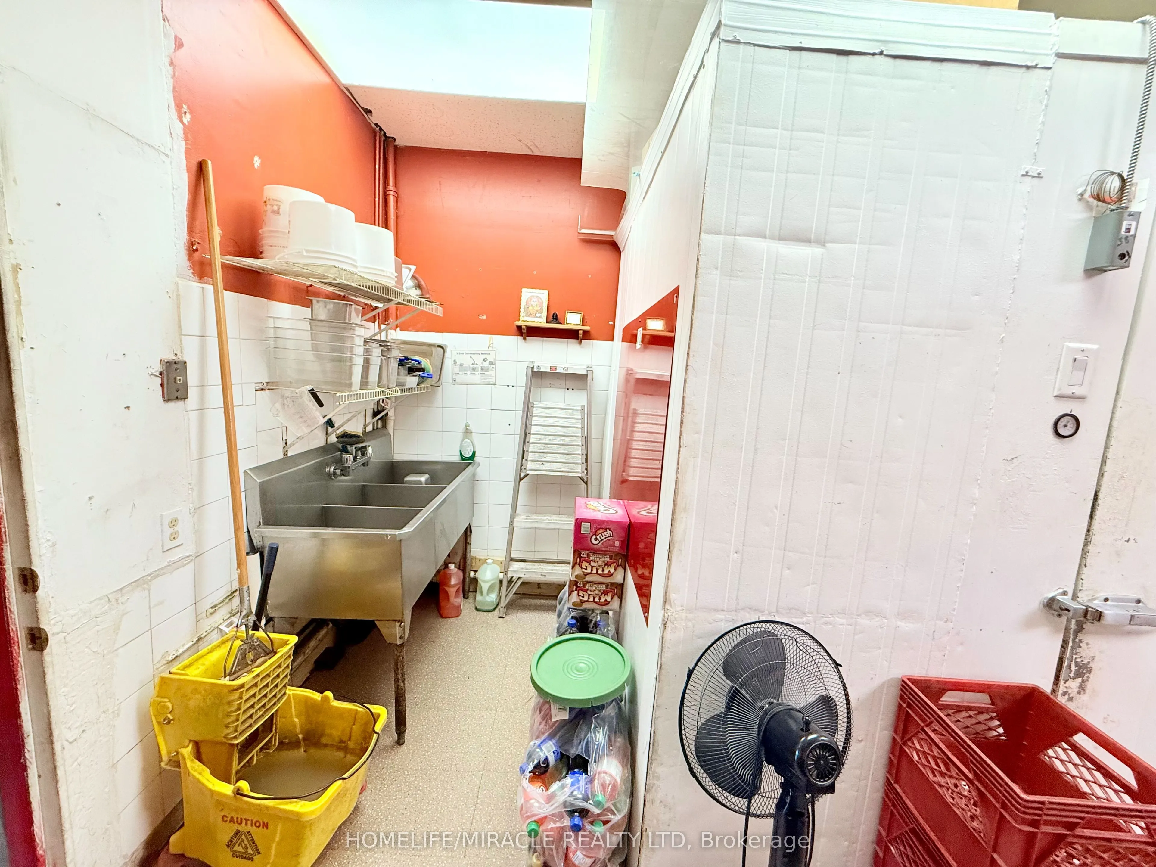 3 Harwood Avenue S