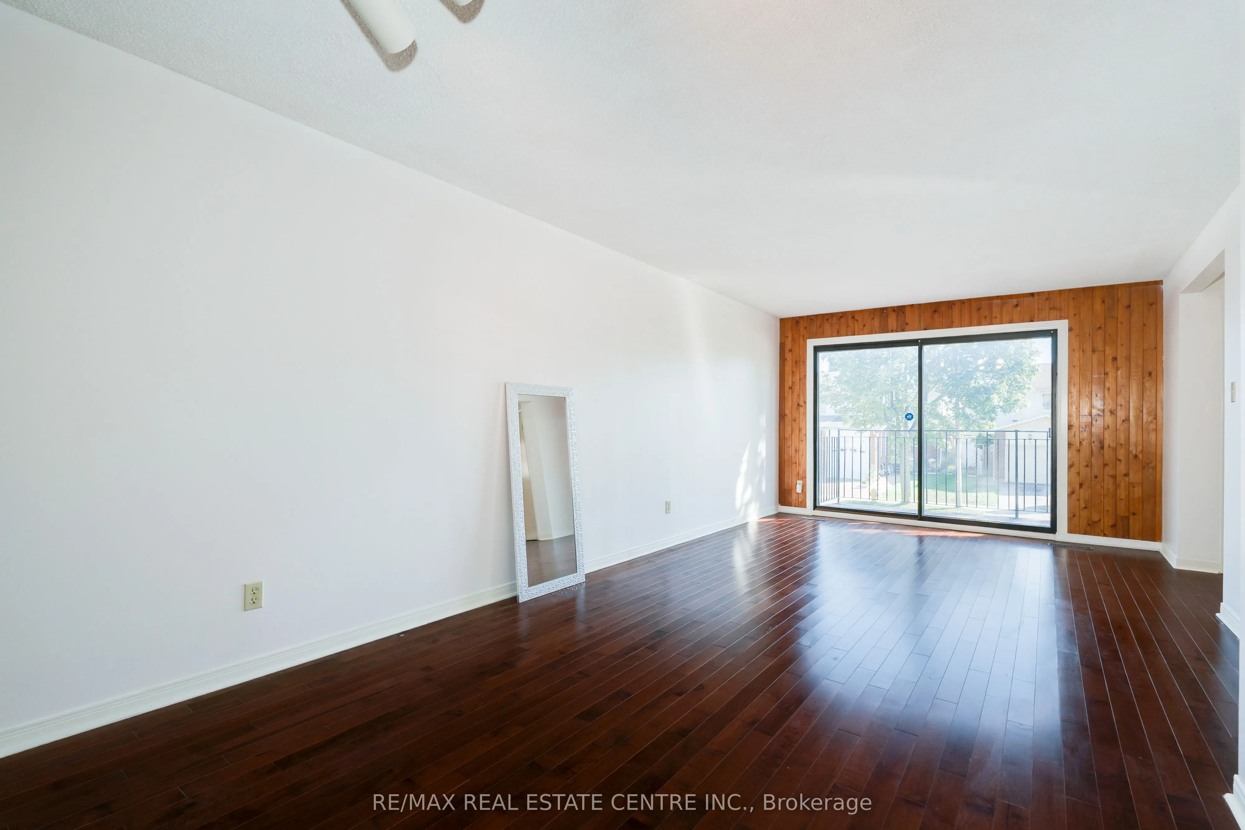 33 Millhouse Crescent