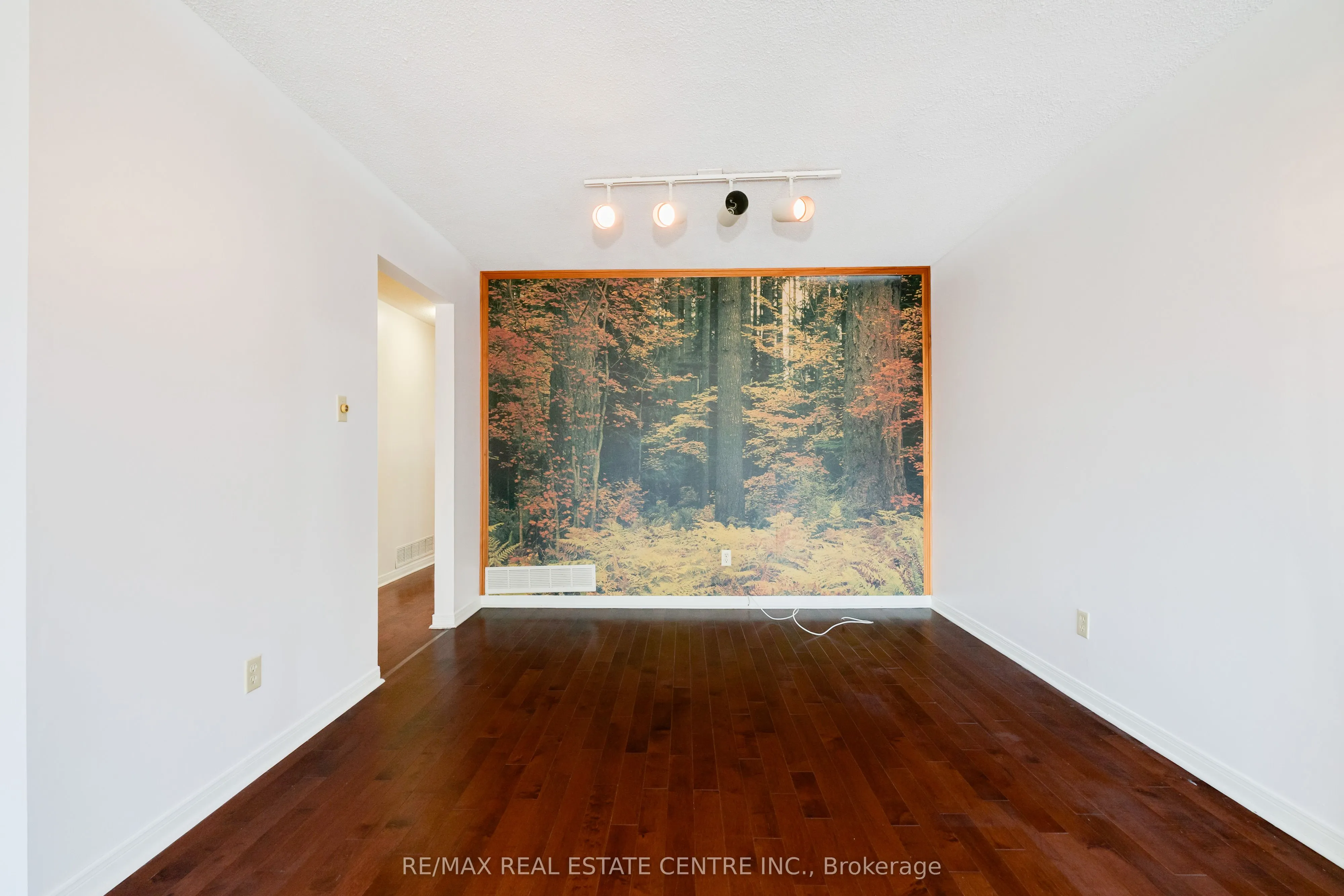 33 Millhouse Crescent