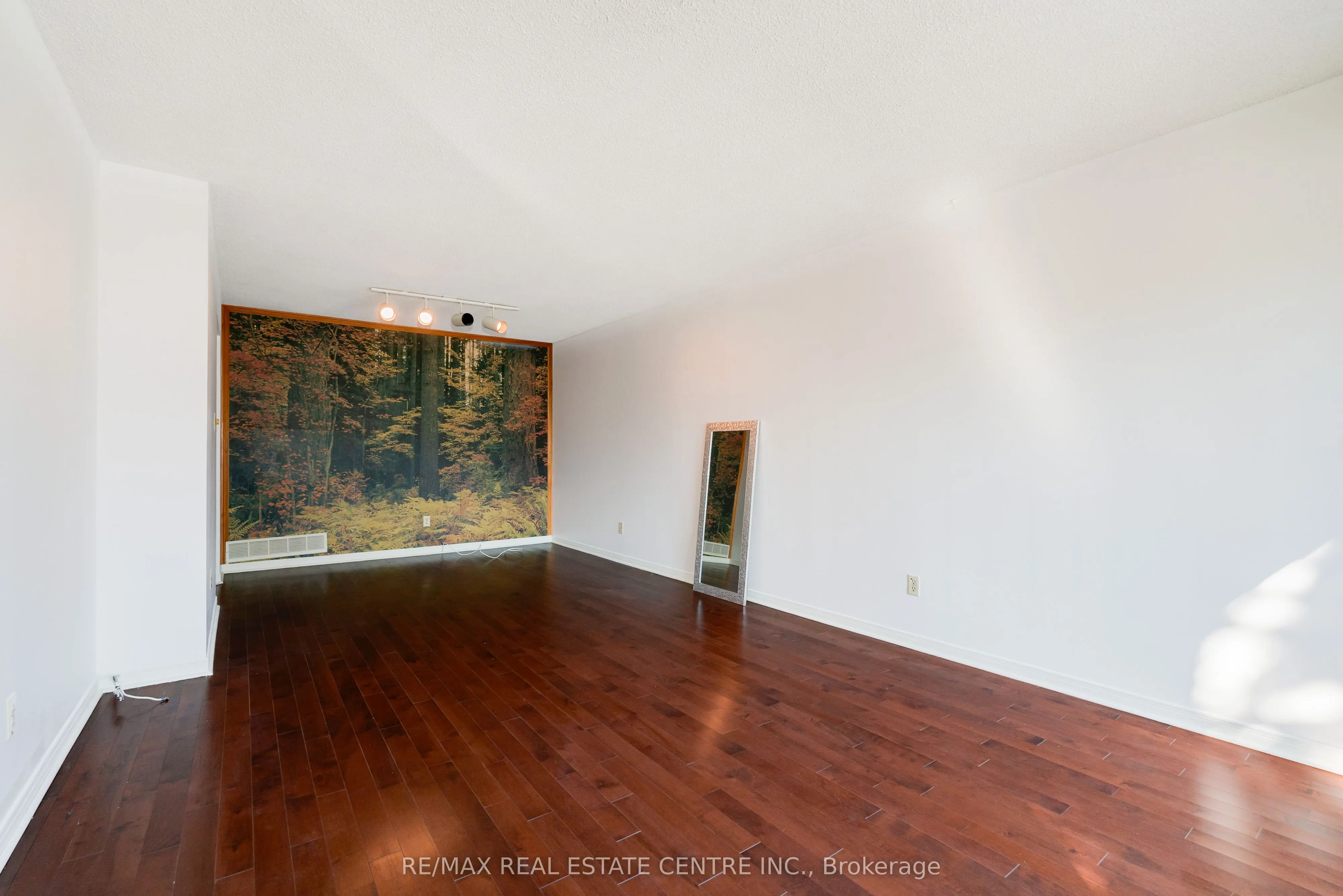 33 Millhouse Crescent