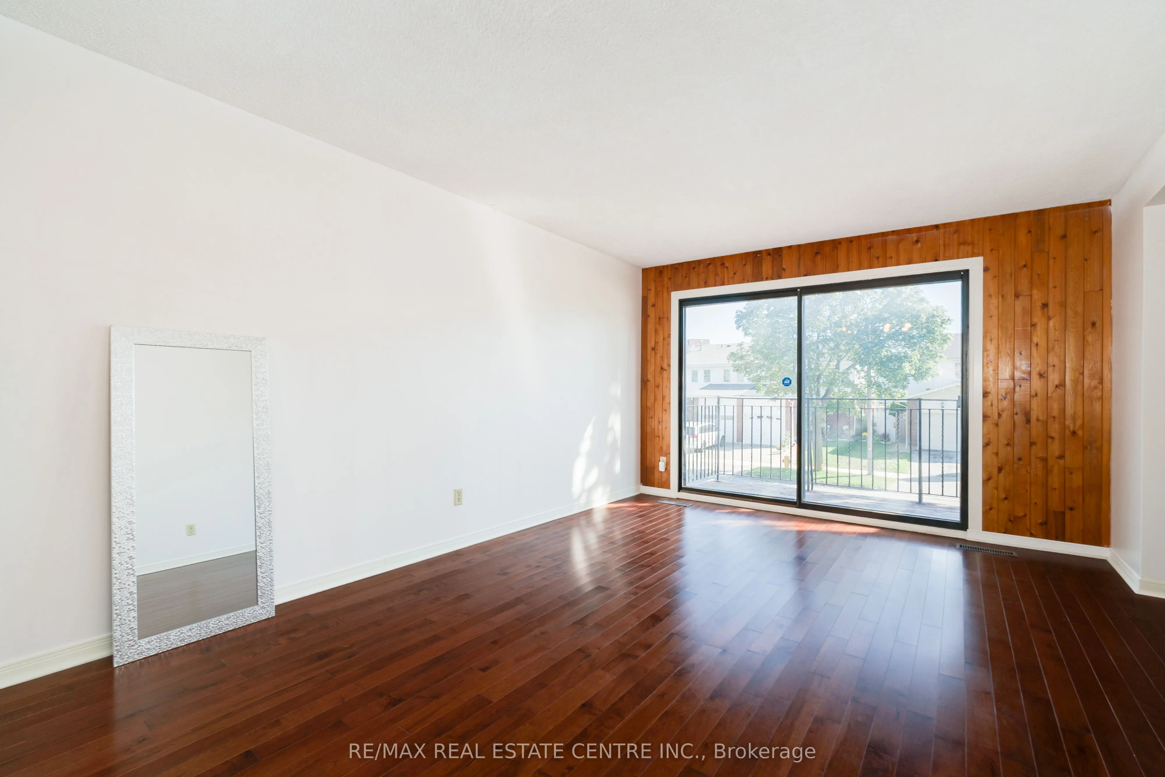 33 Millhouse Crescent