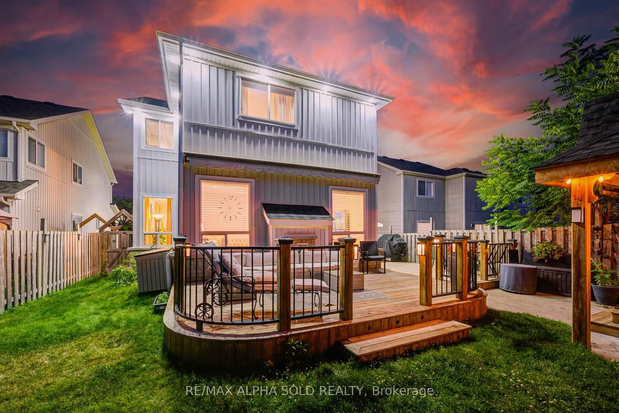 1184 Ashgrove Crescent