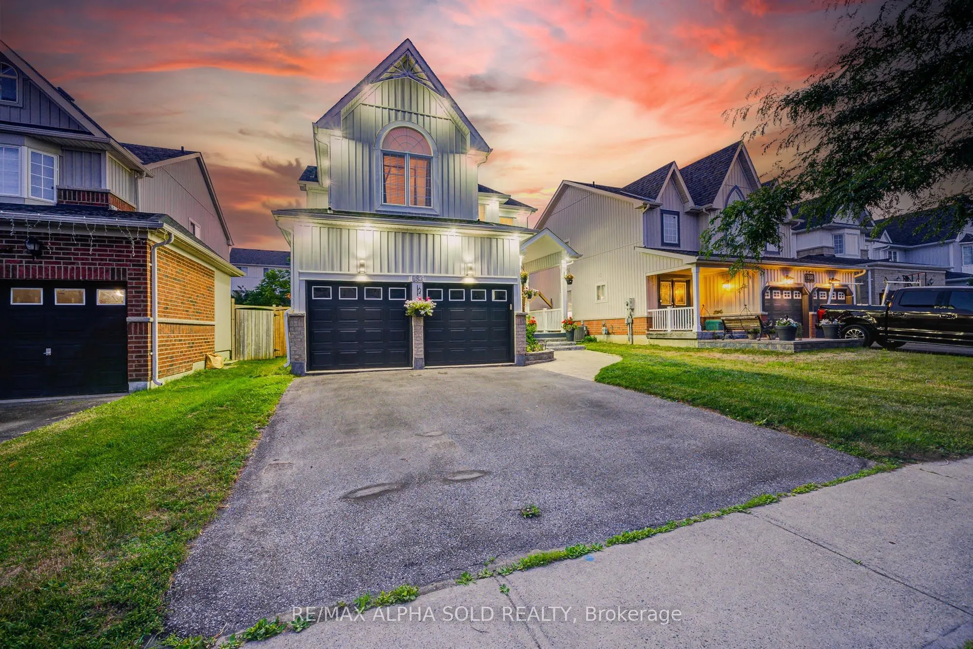 1184 Ashgrove Crescent