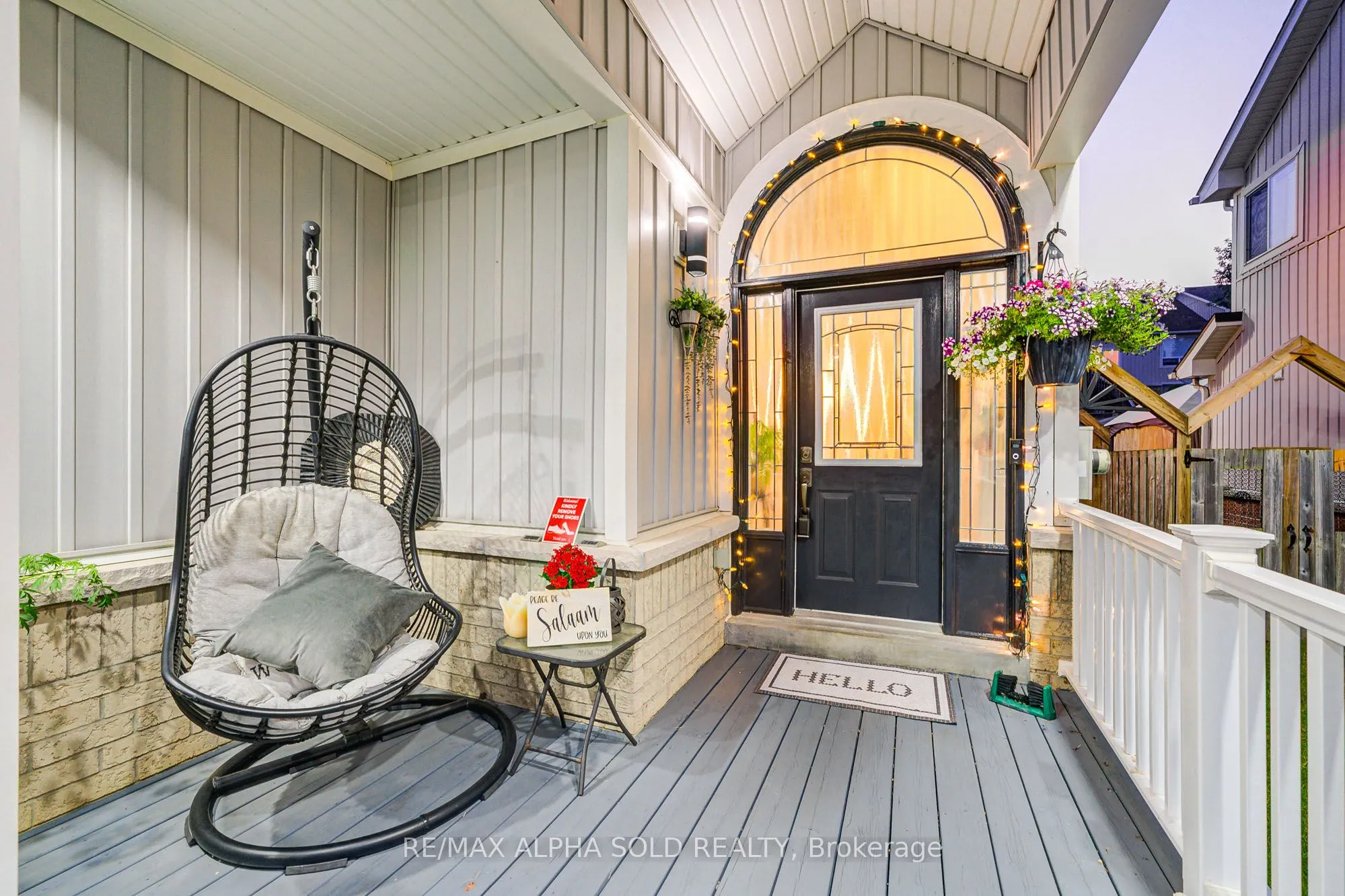 1184 Ashgrove Crescent