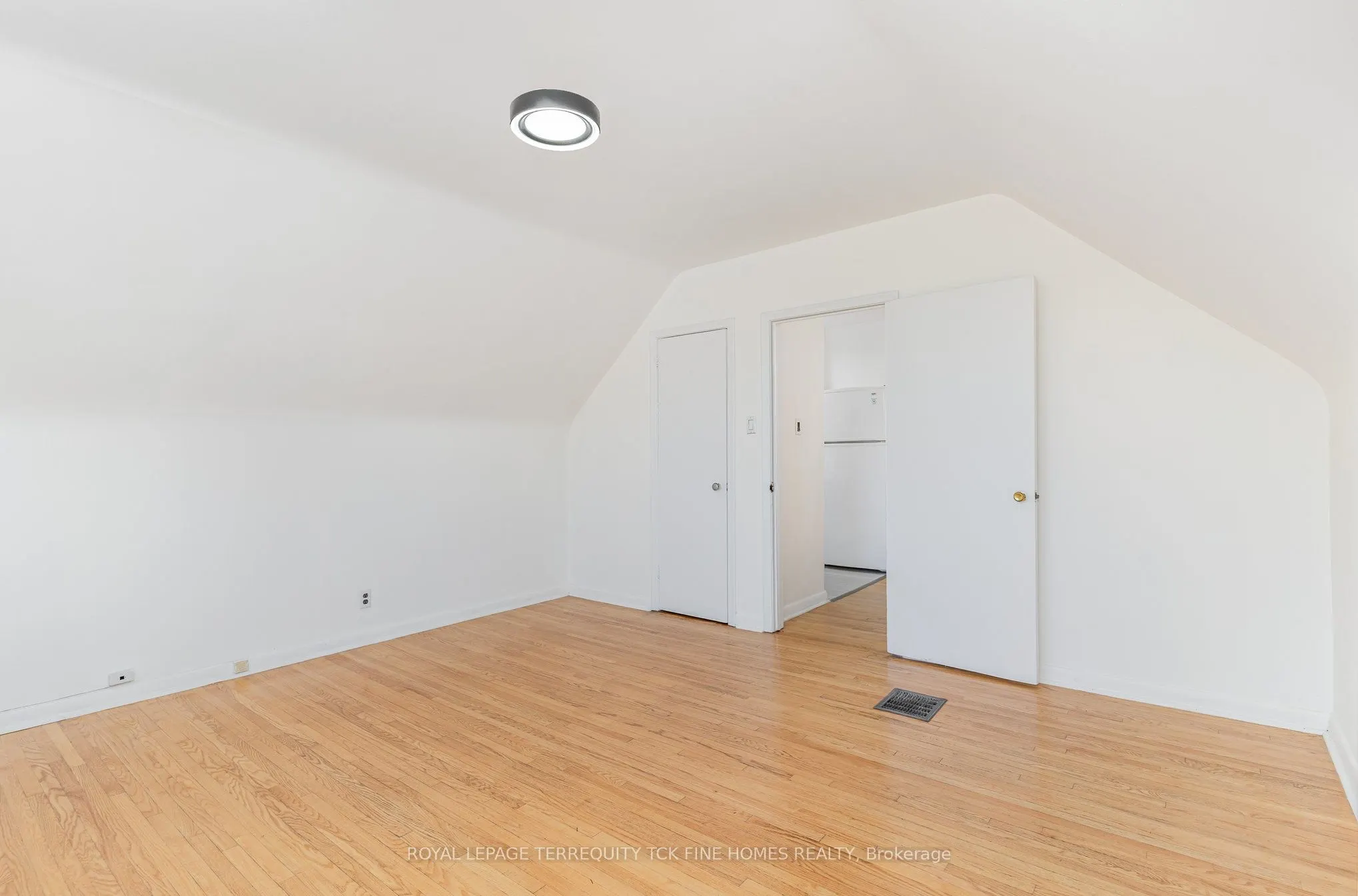 28 Lynvalley Crescent