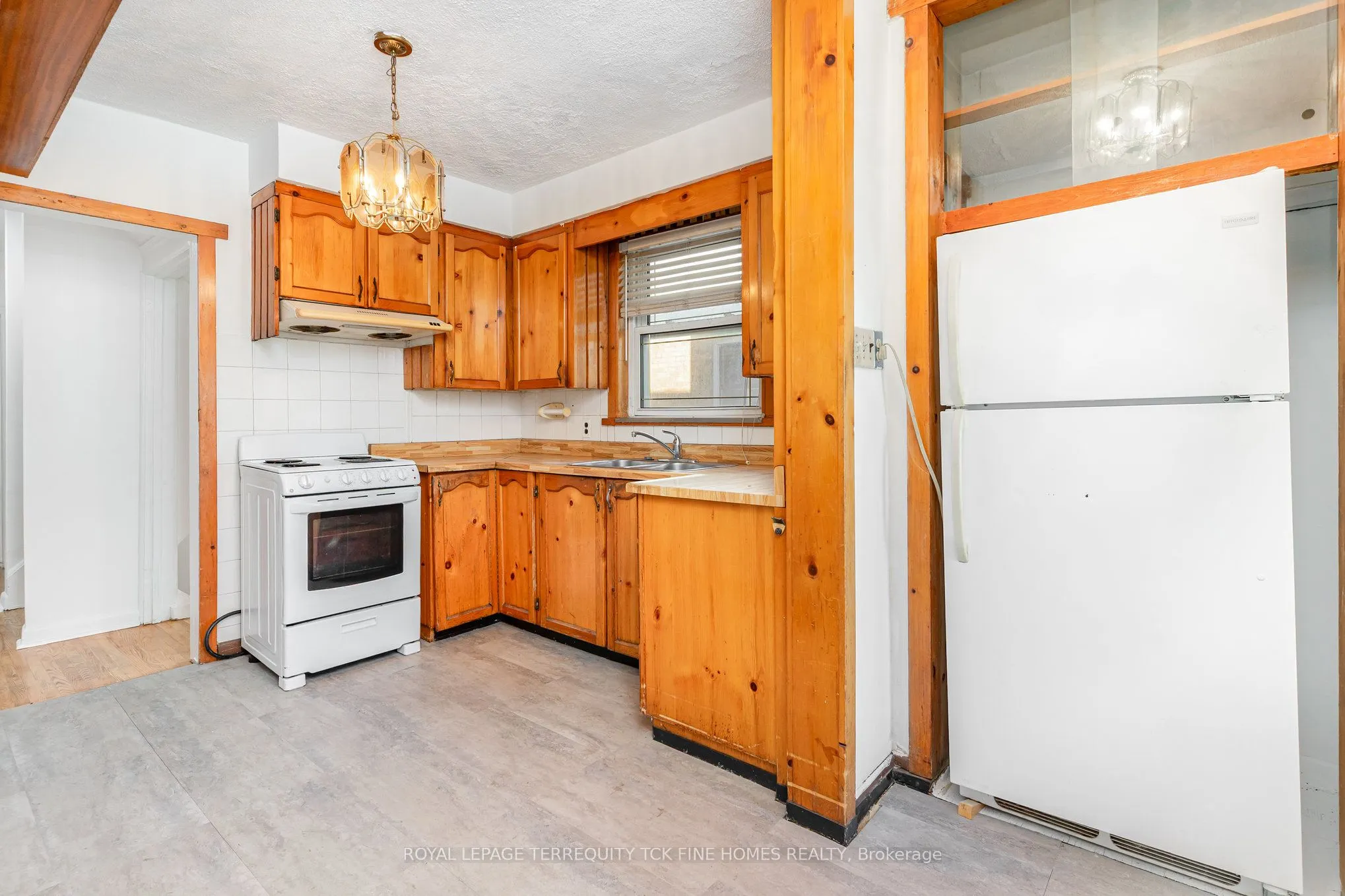 28 Lynvalley Crescent
