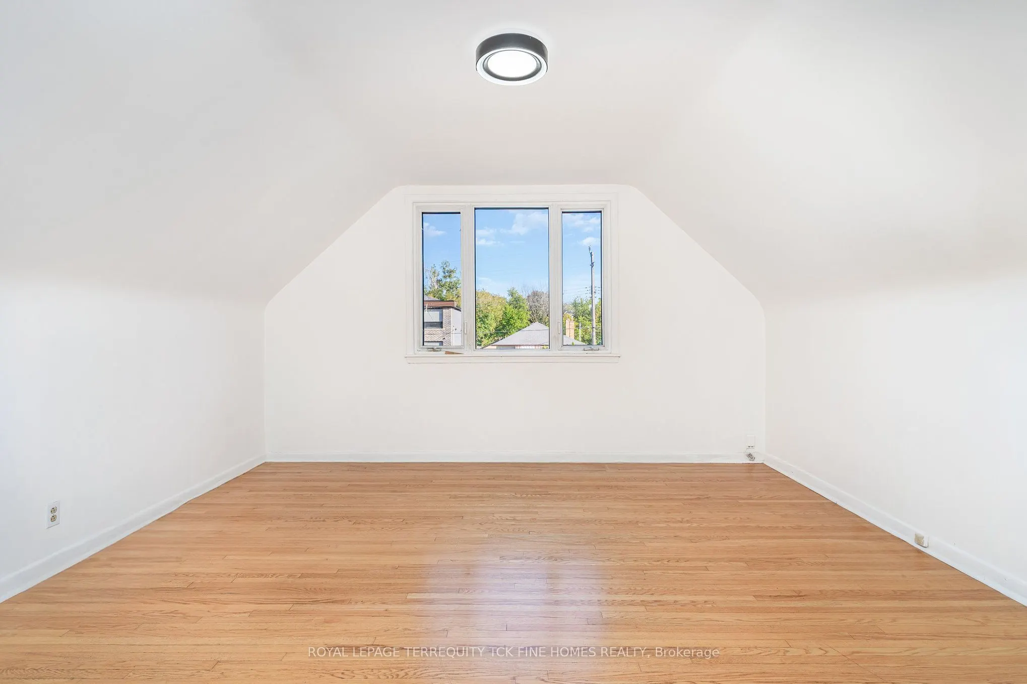 28 Lynvalley Crescent