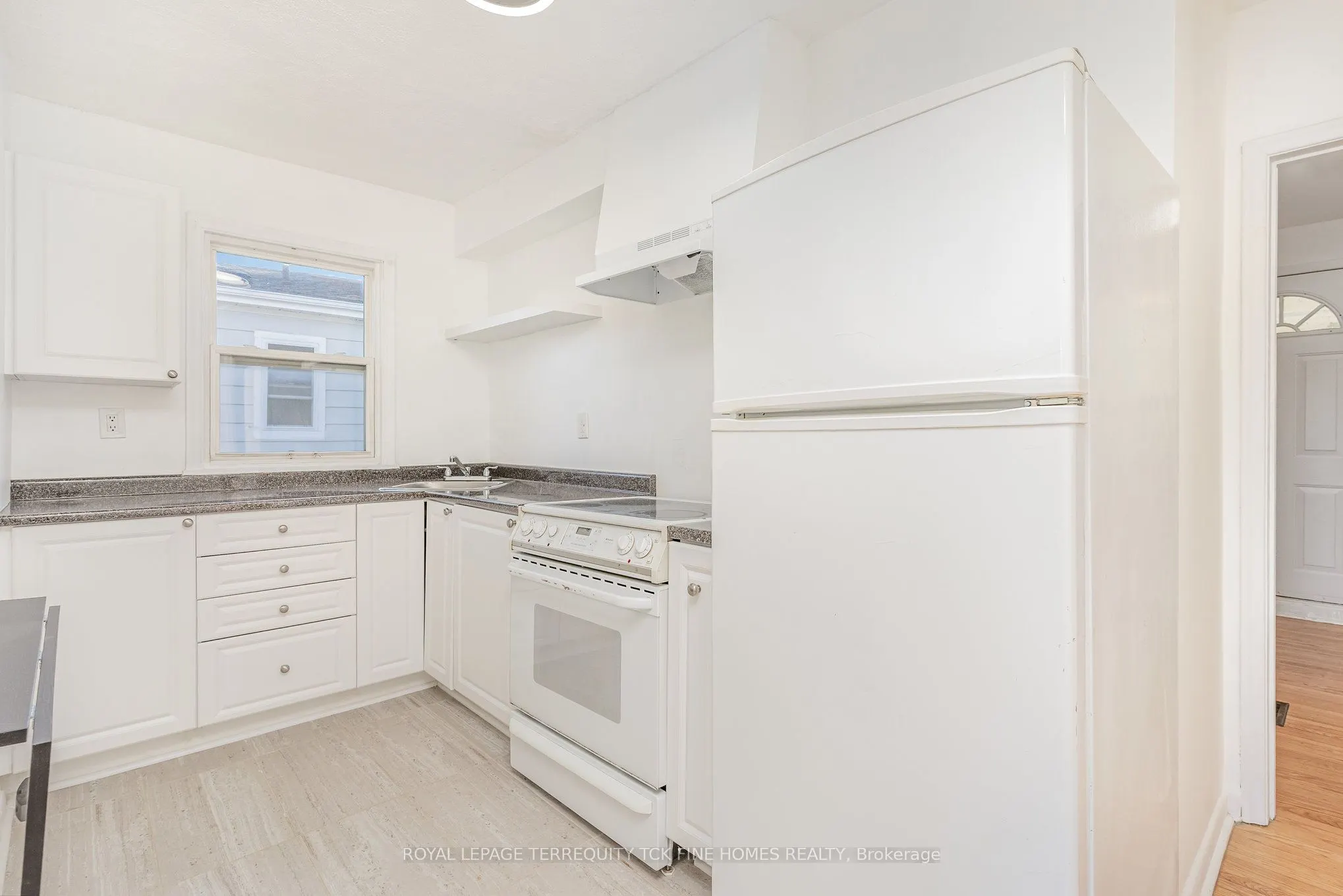 28 Lynvalley Crescent