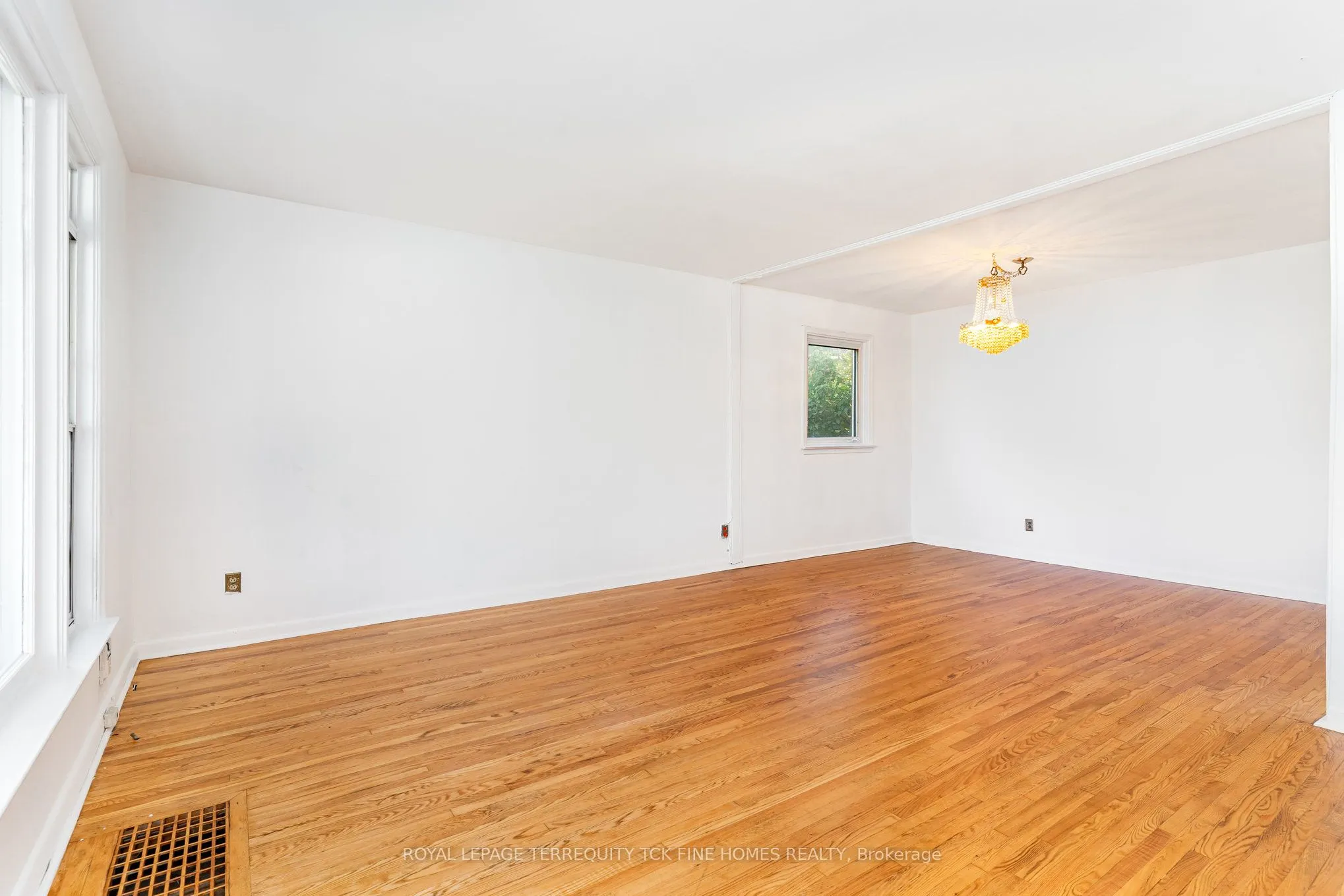 28 Lynvalley Crescent
