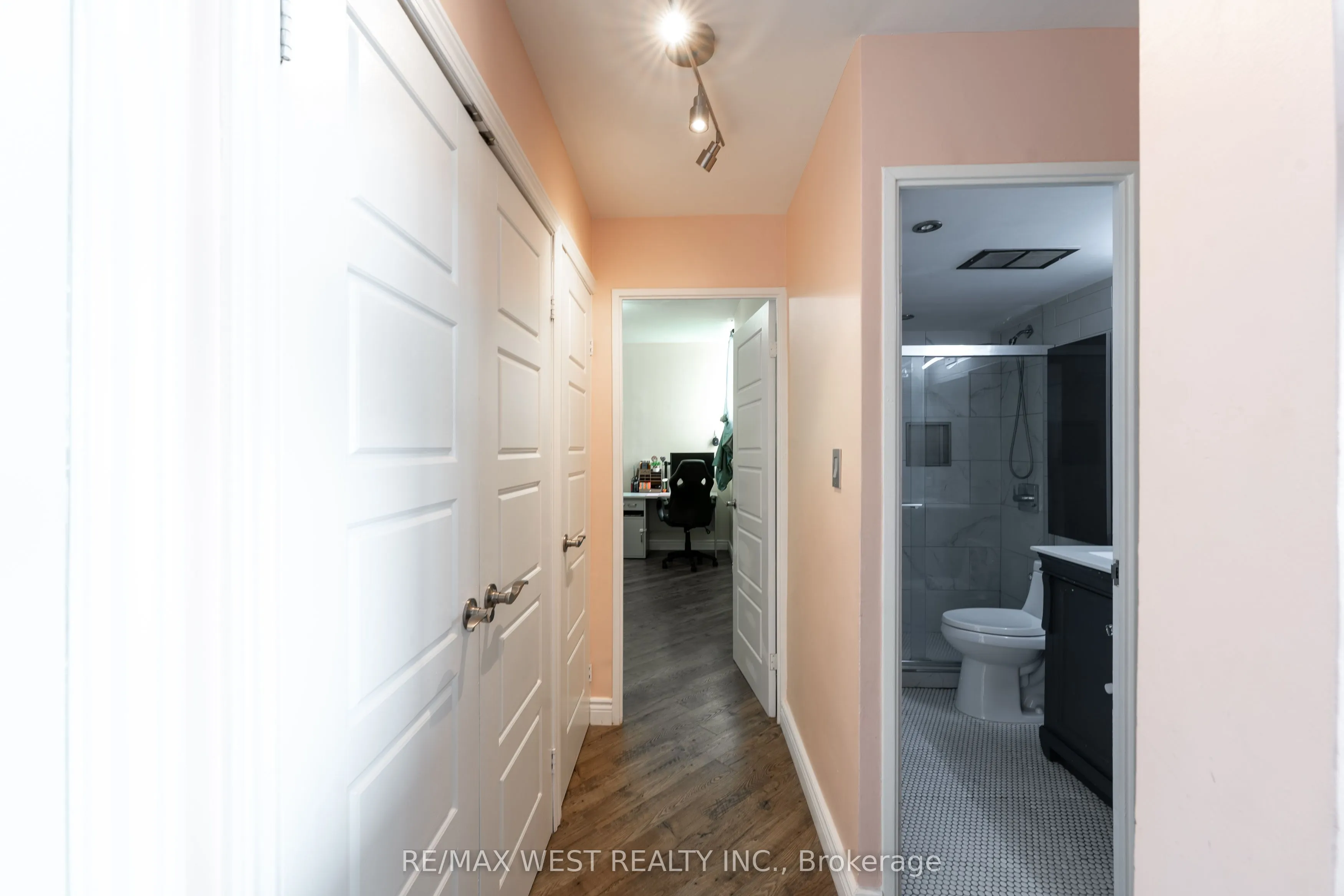5 Massey Square, #PH5