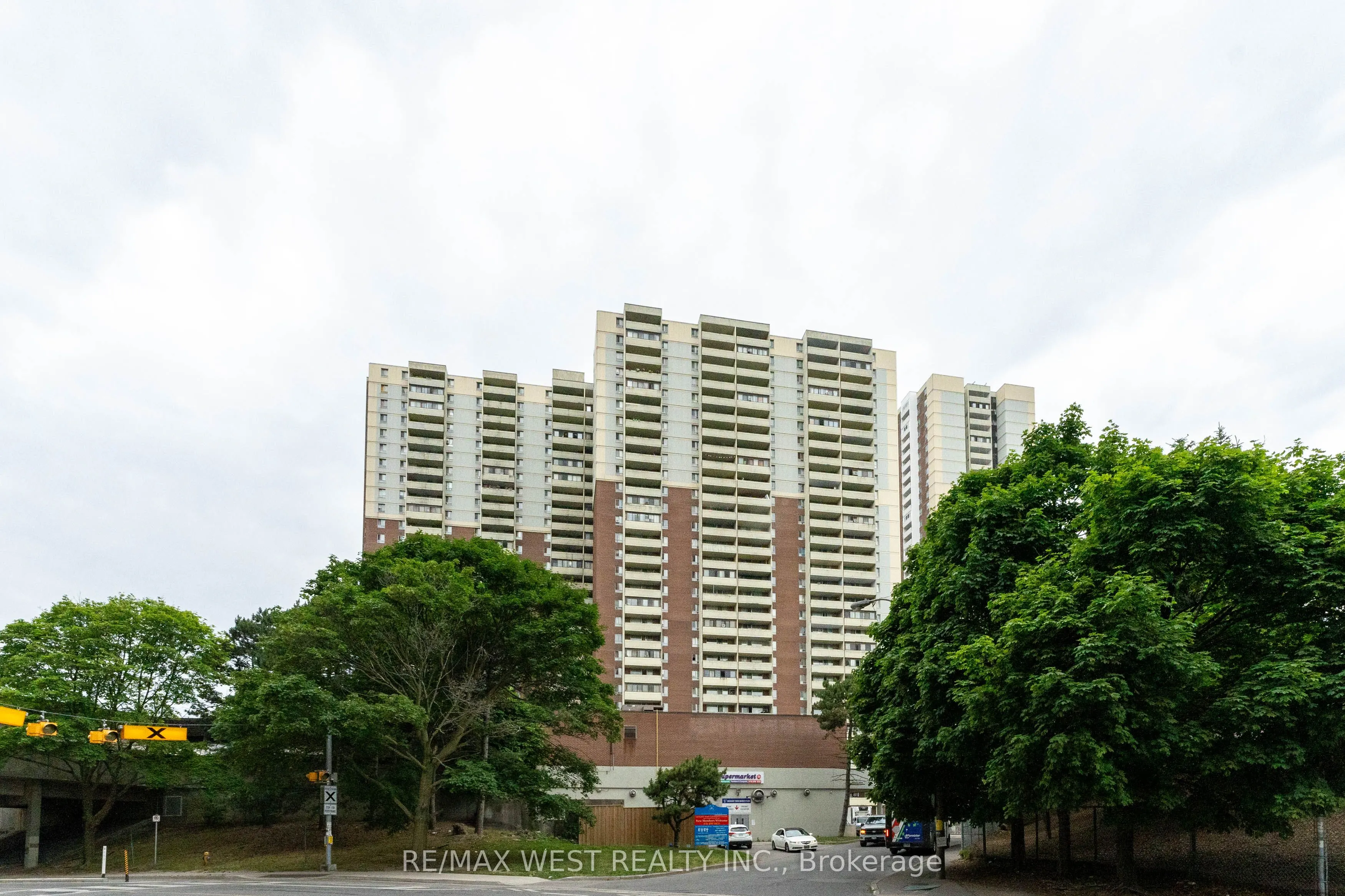5 Massey Square, #PH5