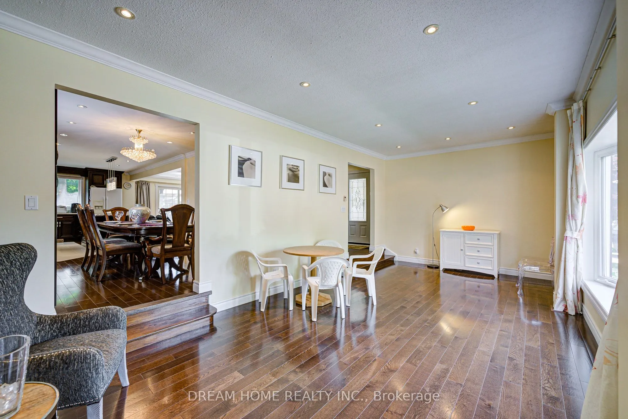 811 Huntingwood Drive