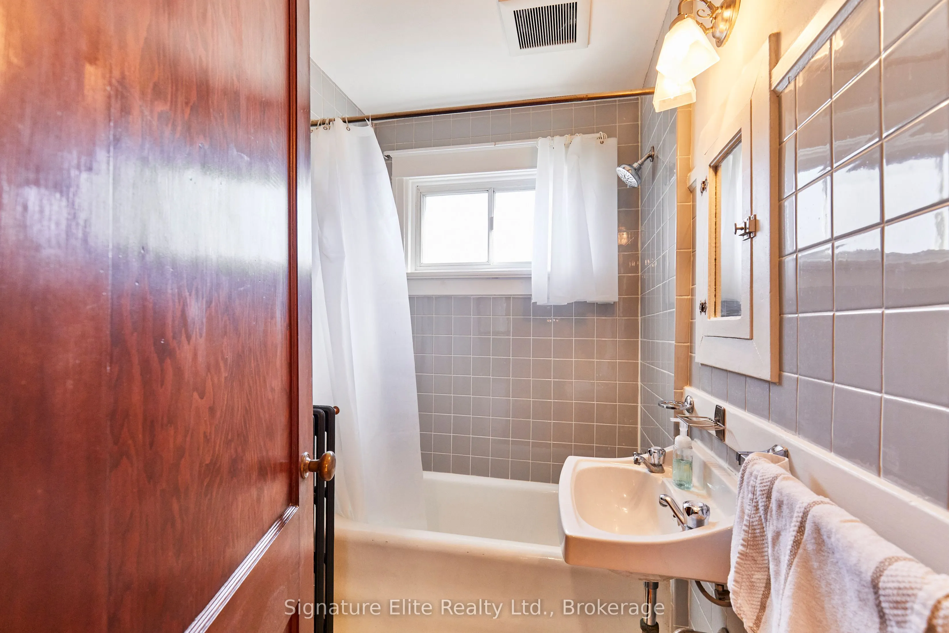 21 Hammersmith Avenue, #Upper
