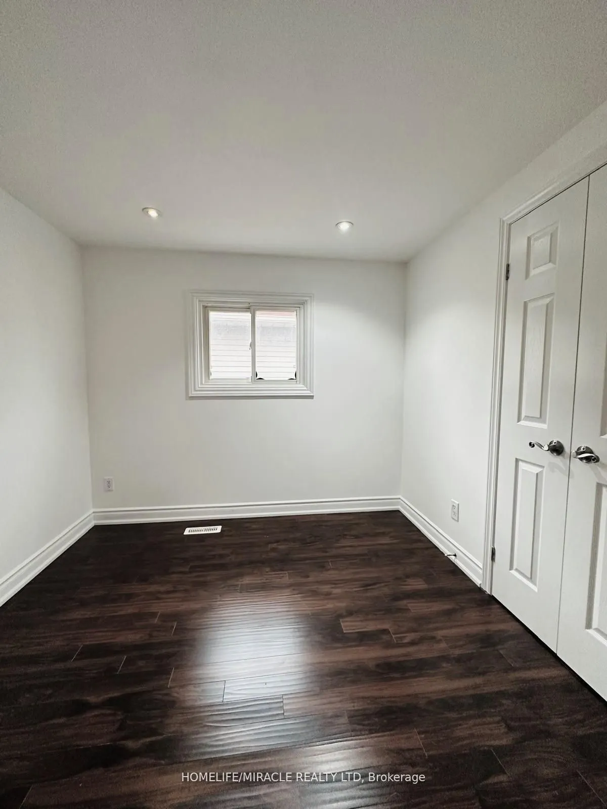 9 Maresfield Drive N