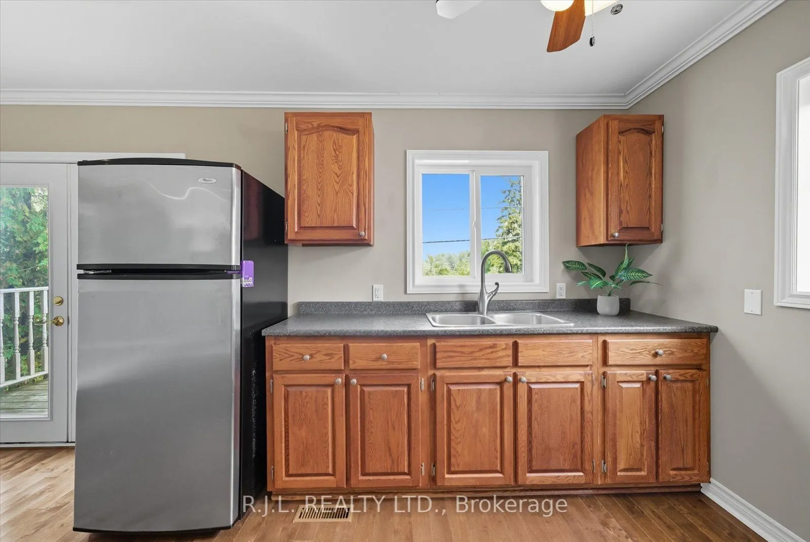 178 Platten Boulevard