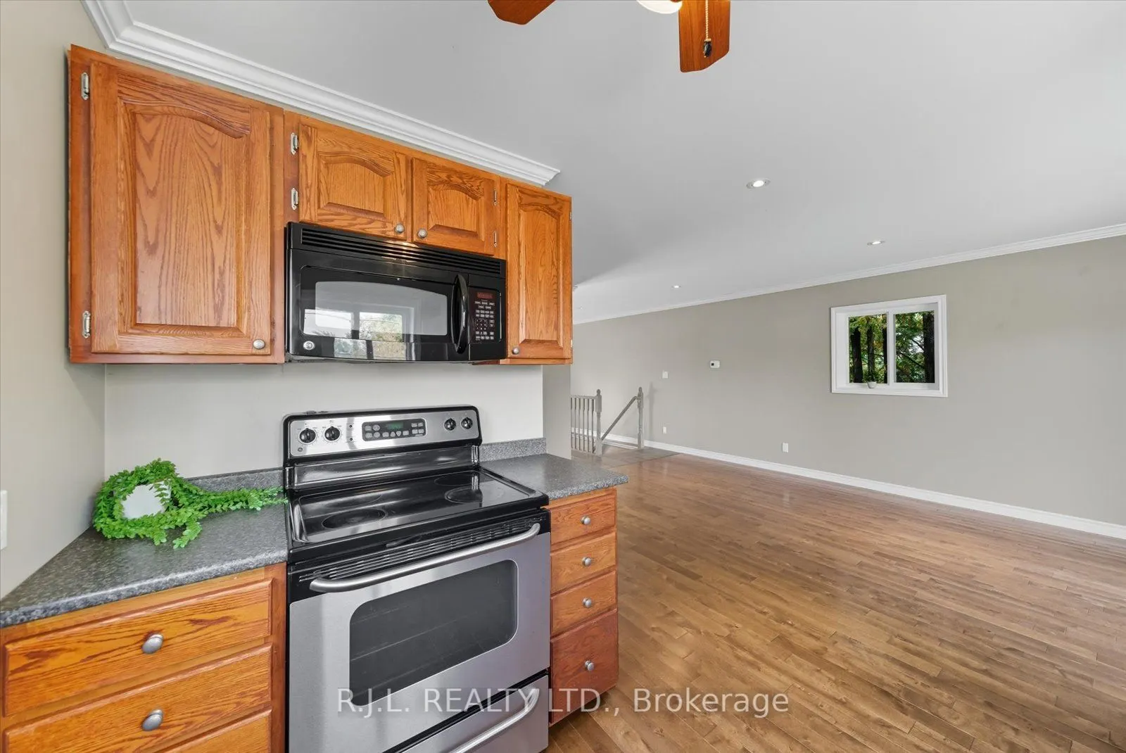 178 Platten Boulevard