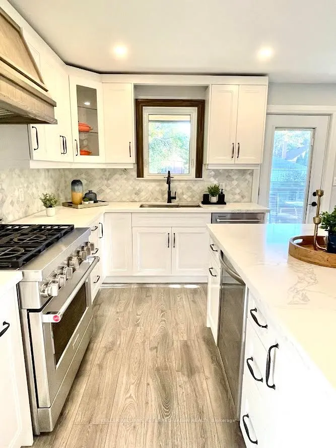 2 Leagrove Crescent