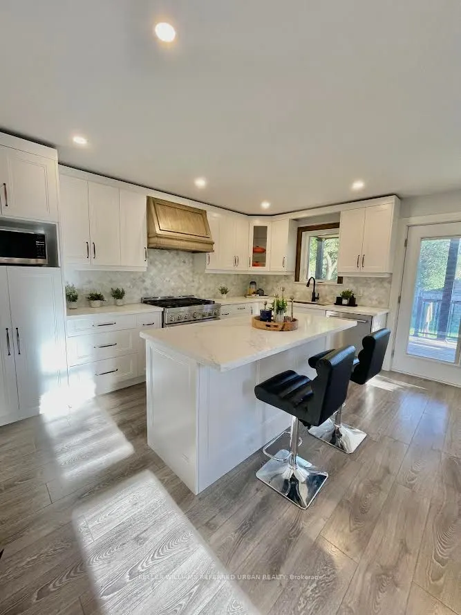 2 Leagrove Crescent