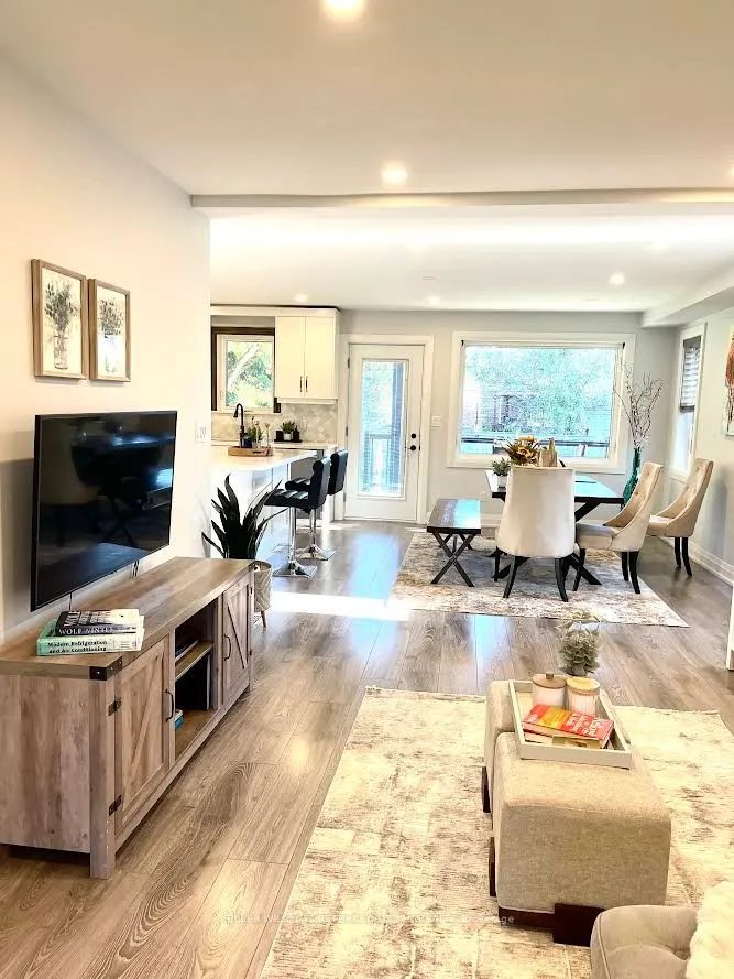 2 Leagrove Crescent