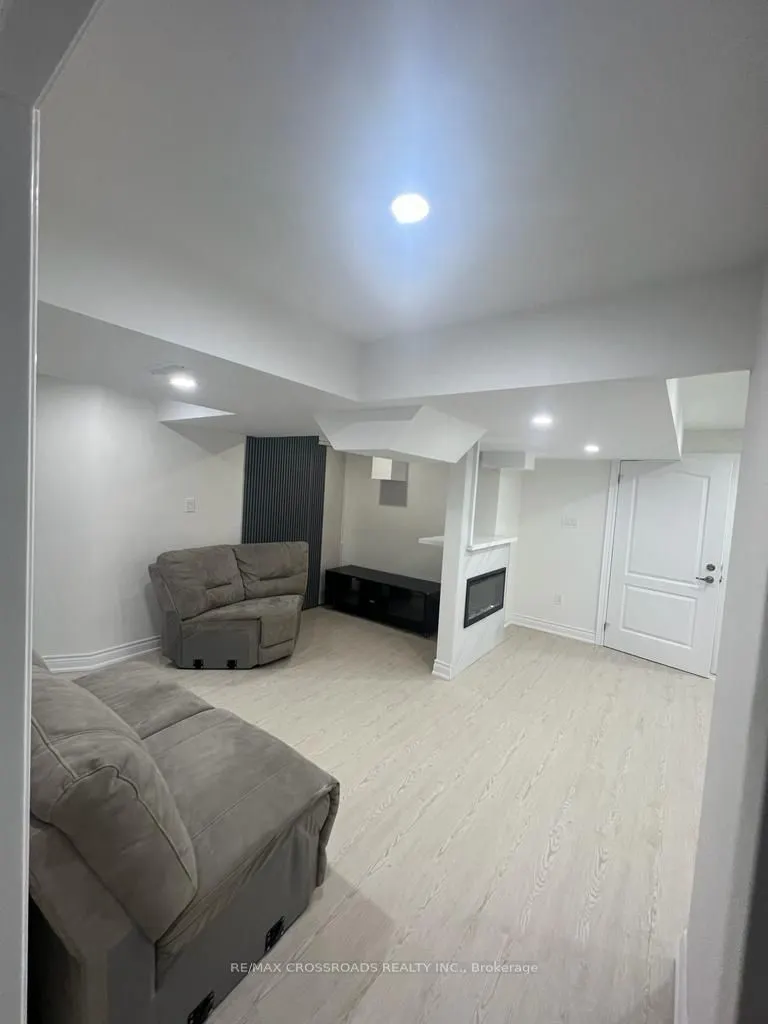 4 Gillett Drive, #Lower