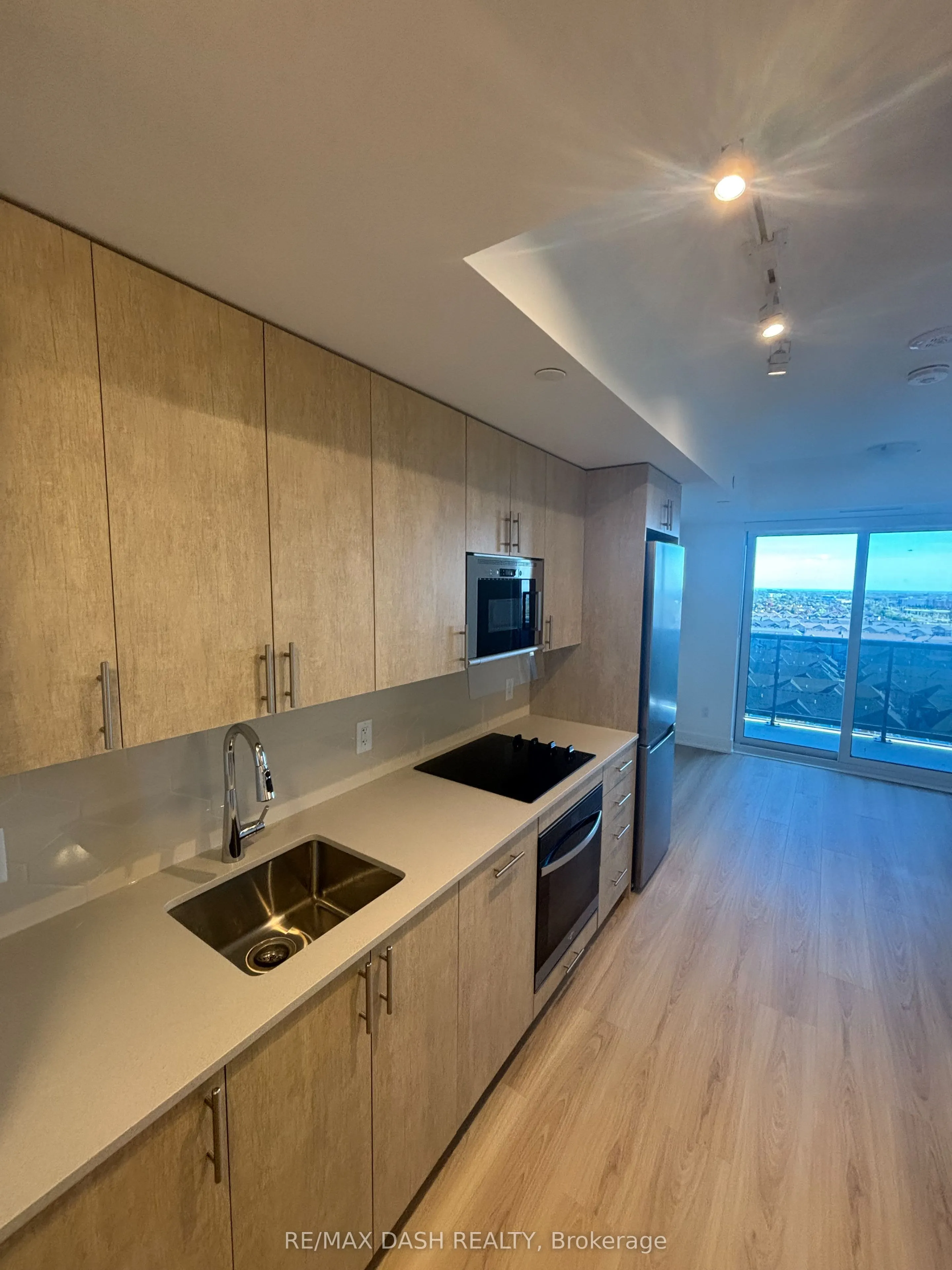 2545 Simcoe Street N, #1142